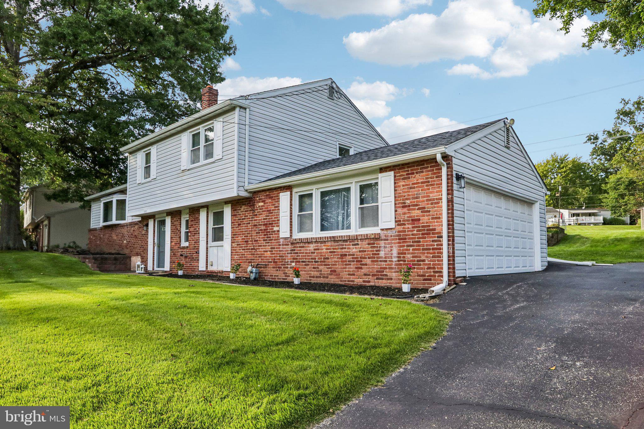 945 MYSTIC LANE