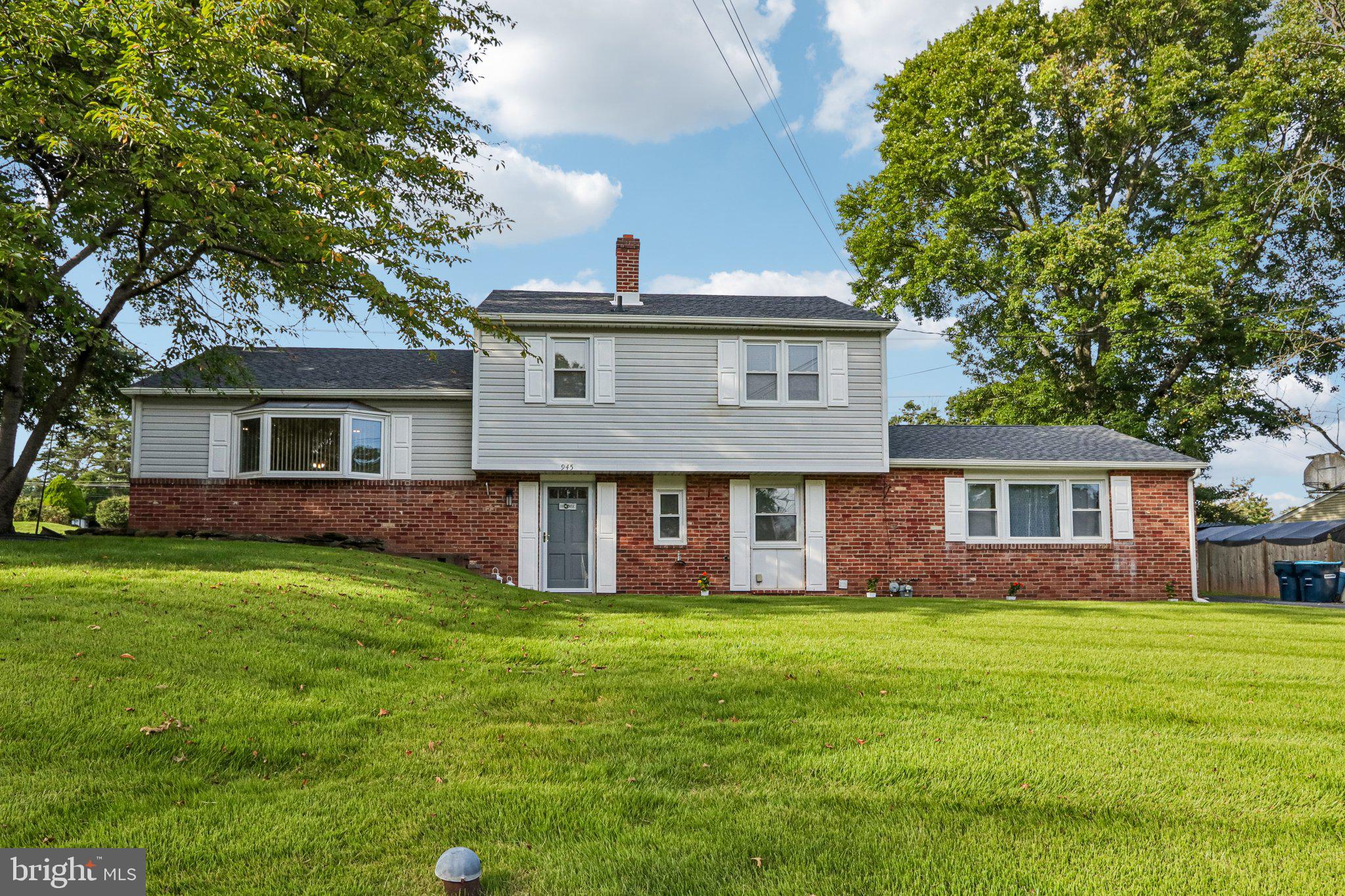 945 MYSTIC LANE