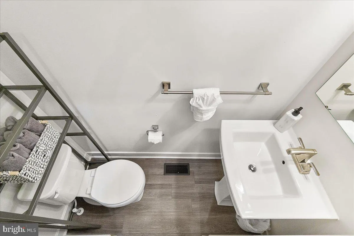 New Market, Maryland 21774, United States, 4 Bedrooms Bedrooms, ,4 BathroomsBathrooms,Residential,Active,86596