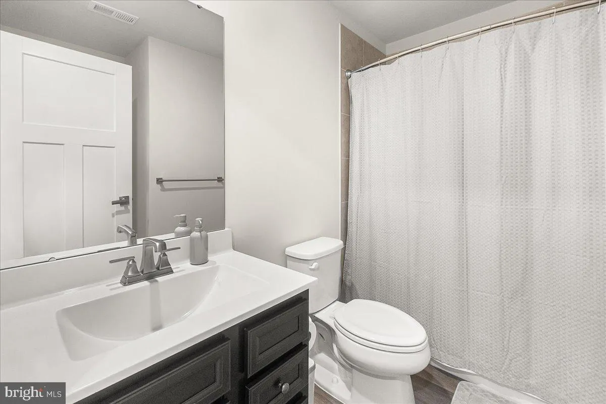 New Market, Maryland 21774, United States, 4 Bedrooms Bedrooms, ,4 BathroomsBathrooms,Residential,Active,86596