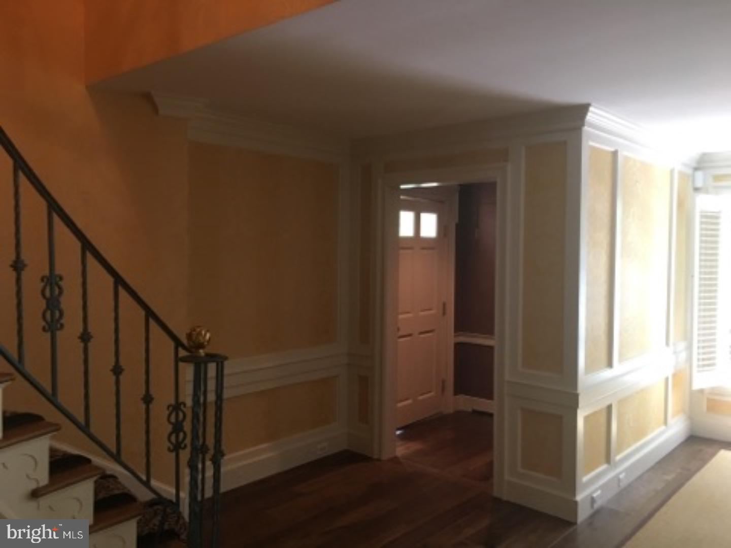 INGHAM MEWS - Residential Lease