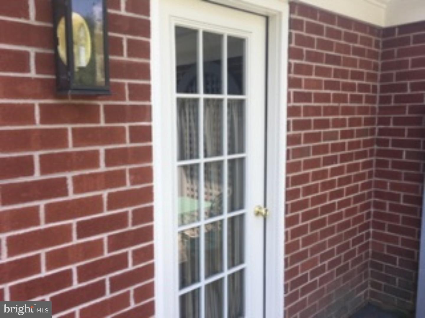 INGHAM MEWS - Residential Lease