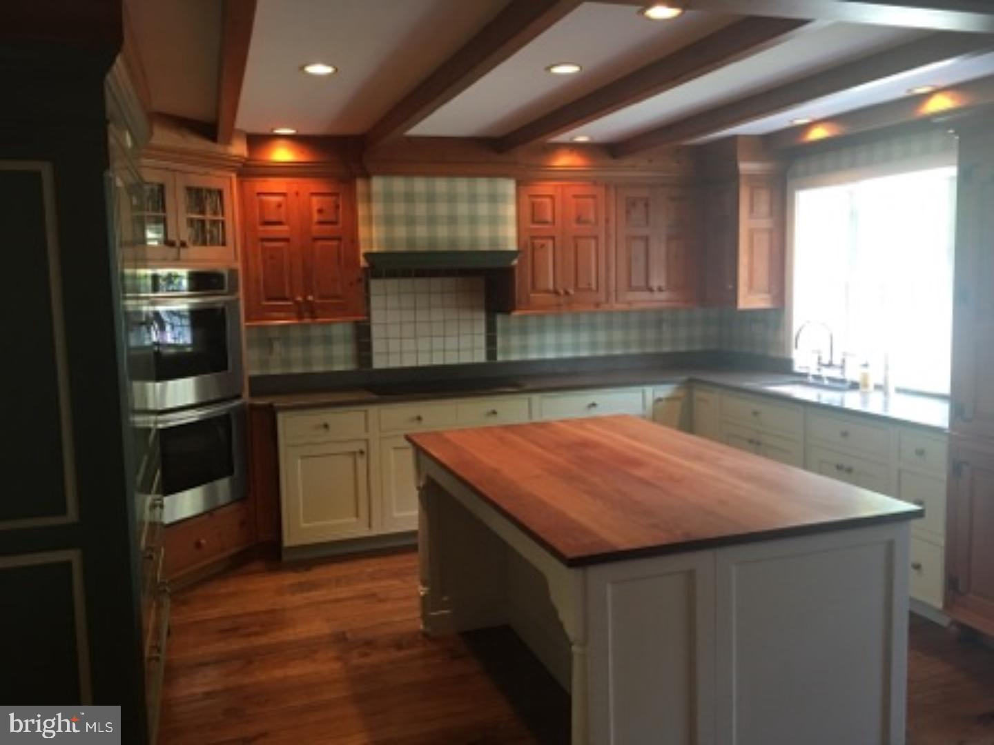 INGHAM MEWS - Residential Lease