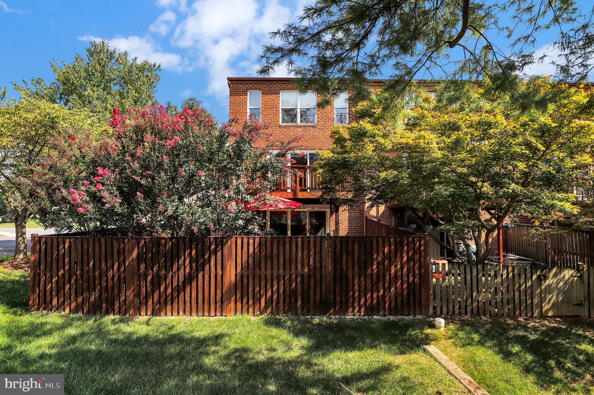 SOCIETY CIRCLE - Residential