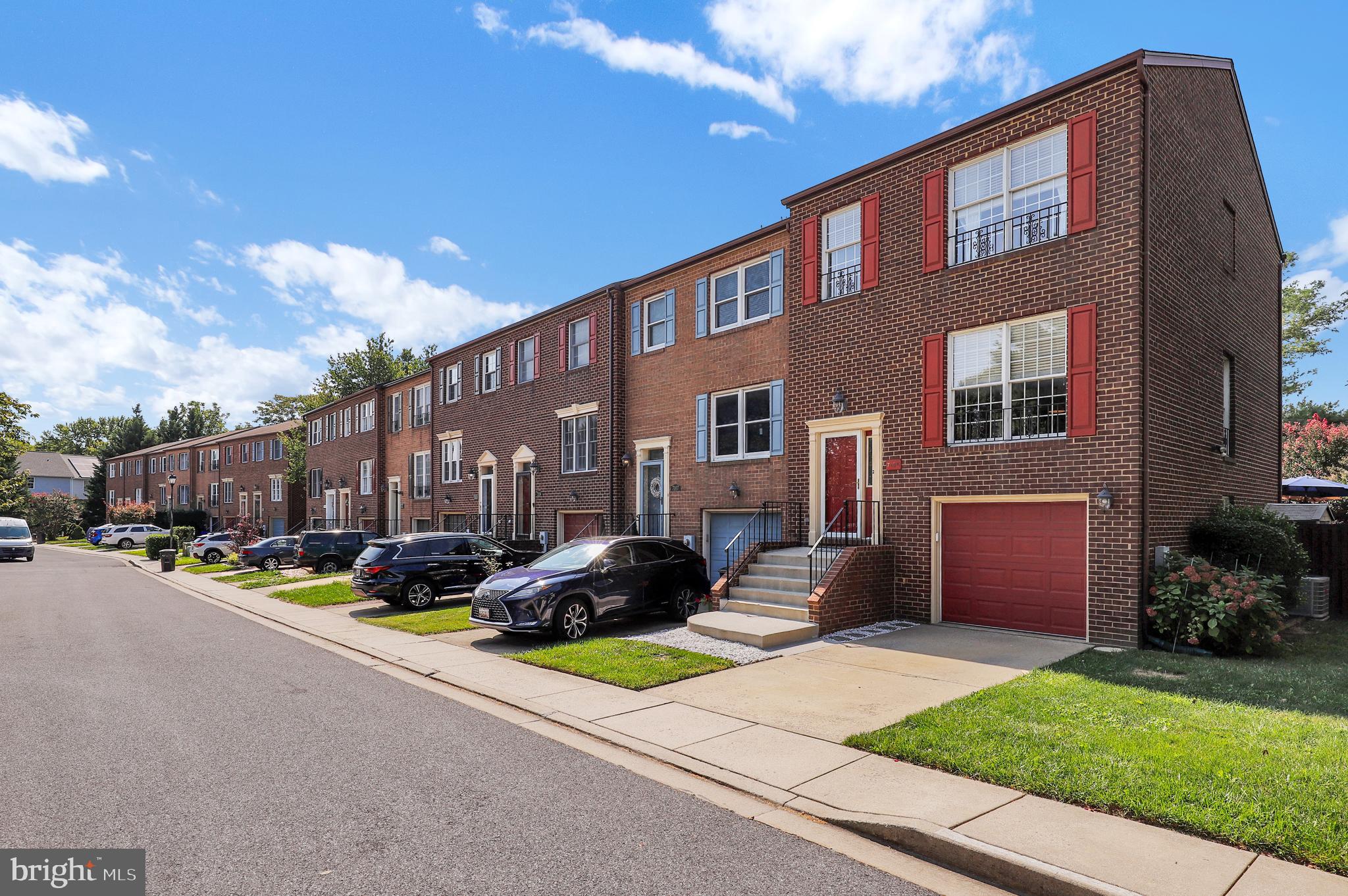 SOCIETY CIRCLE - Residential