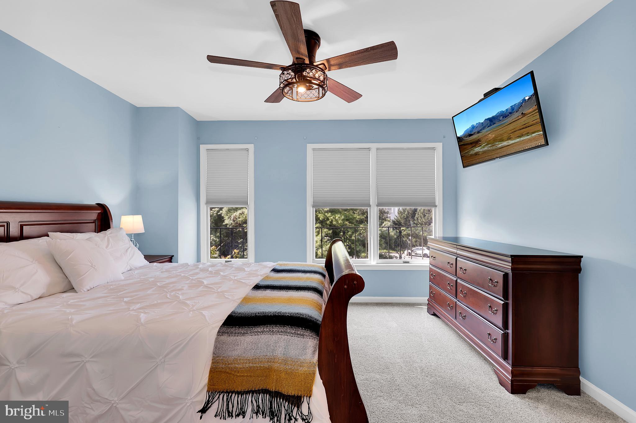 SOCIETY CIRCLE - Residential