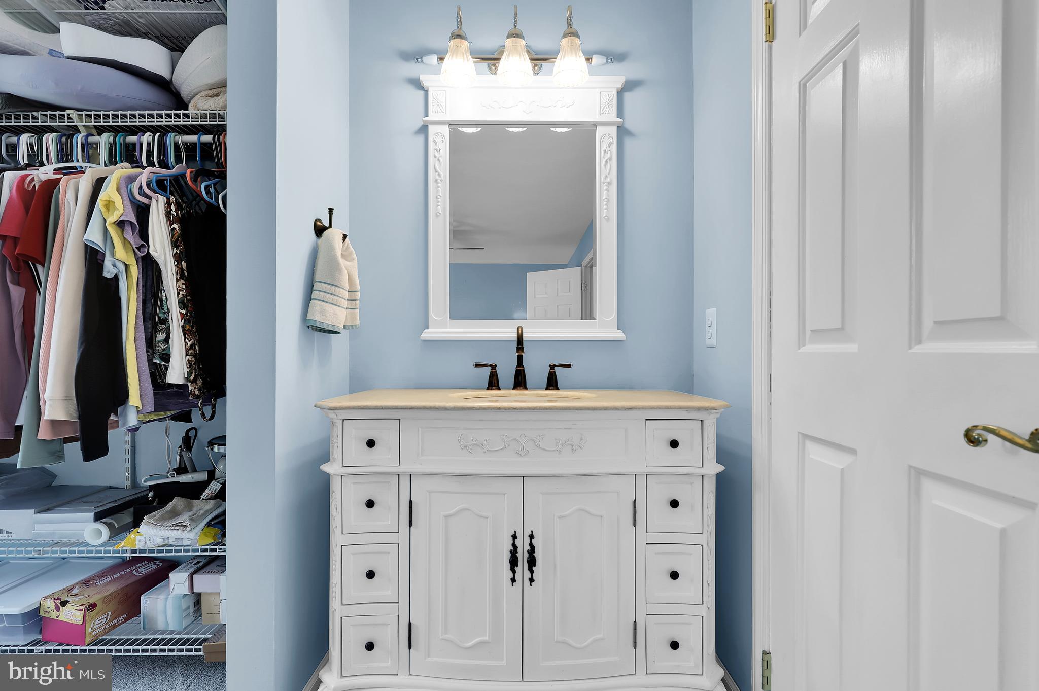 SOCIETY CIRCLE - Residential