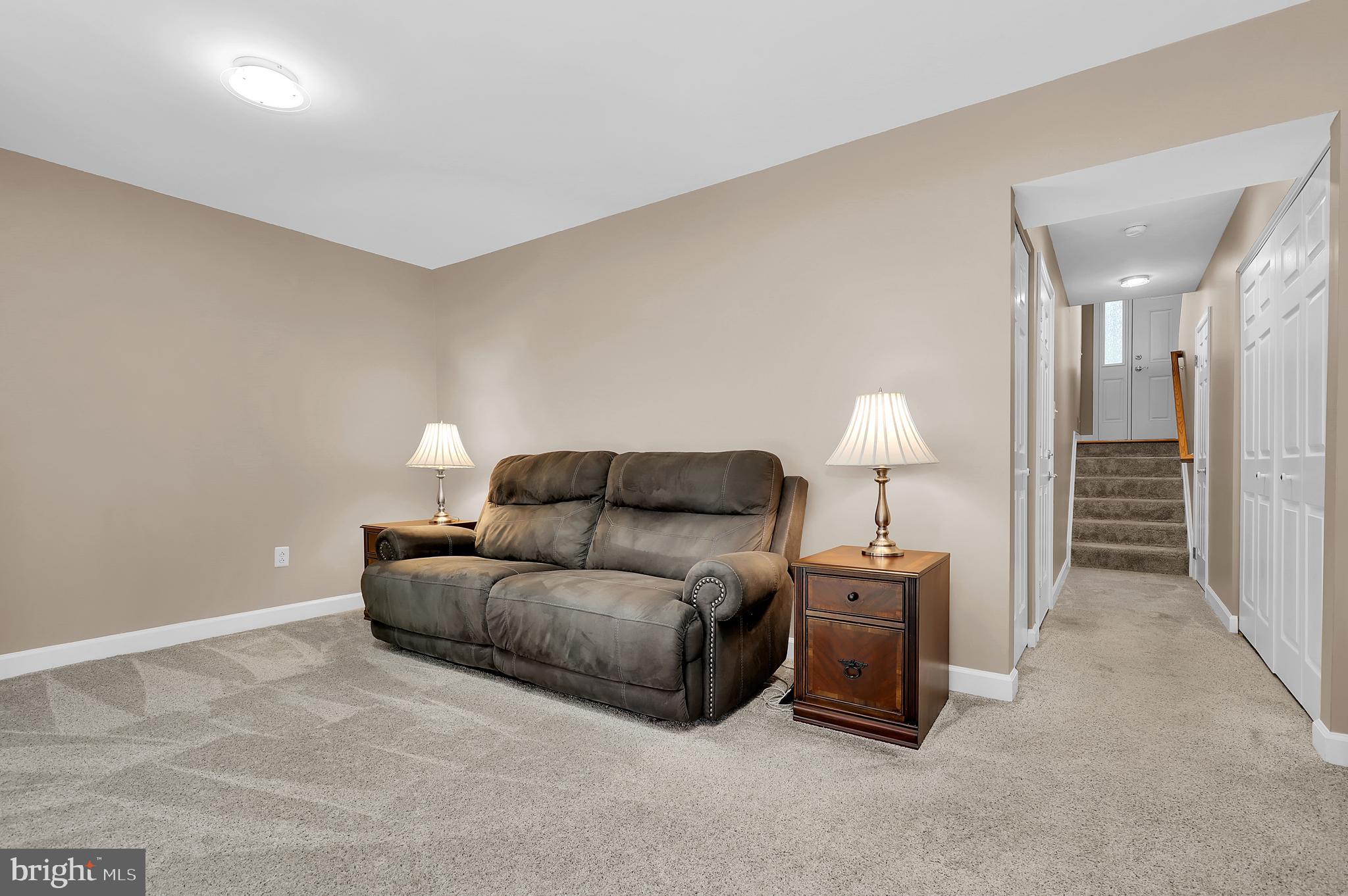 SOCIETY CIRCLE - Residential