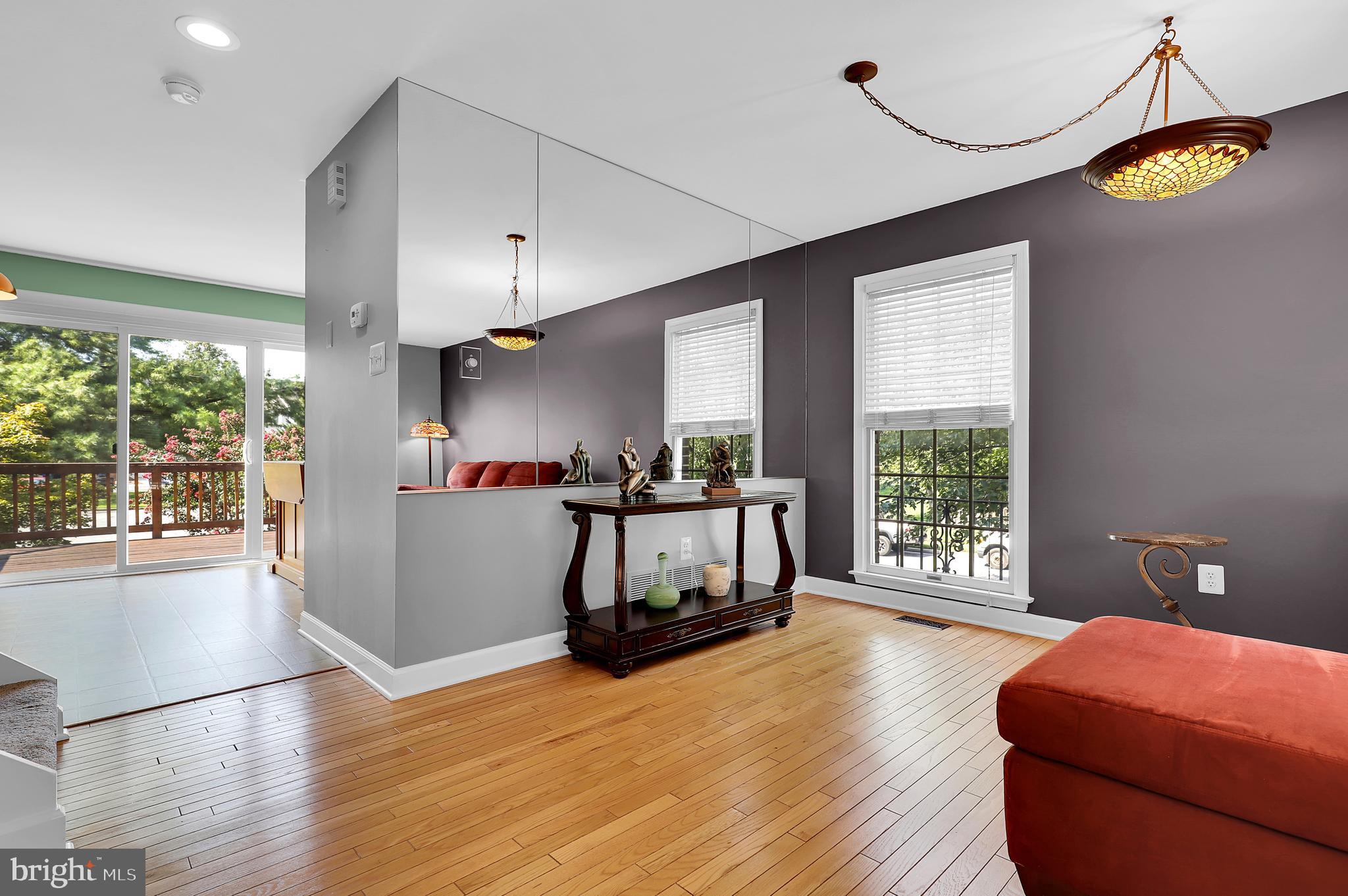 SOCIETY CIRCLE - Residential