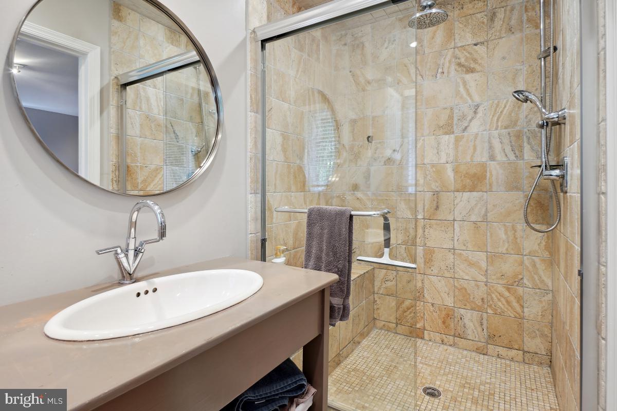 PINEVIEW - Residential