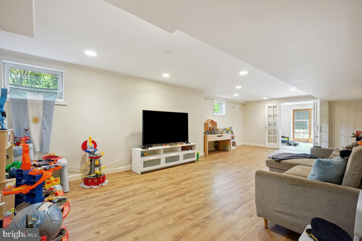 PINEVIEW - Residential