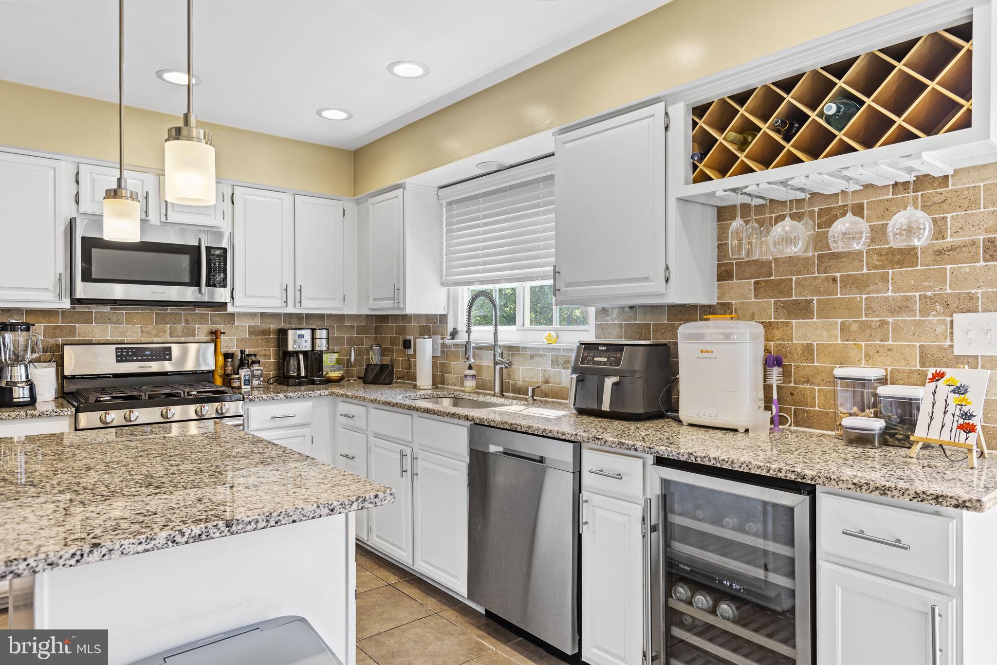 KINGSTOWNE - Residential Lease