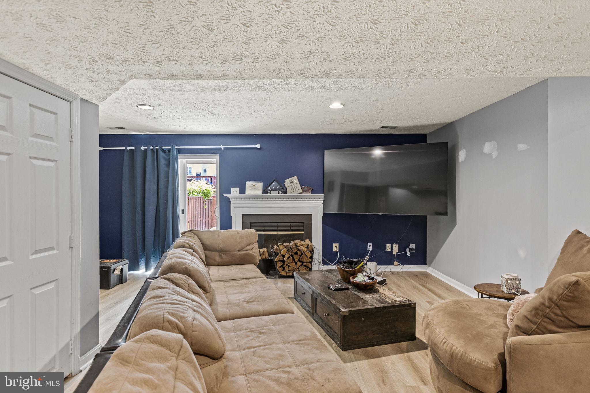 KINGSTOWNE - Residential Lease