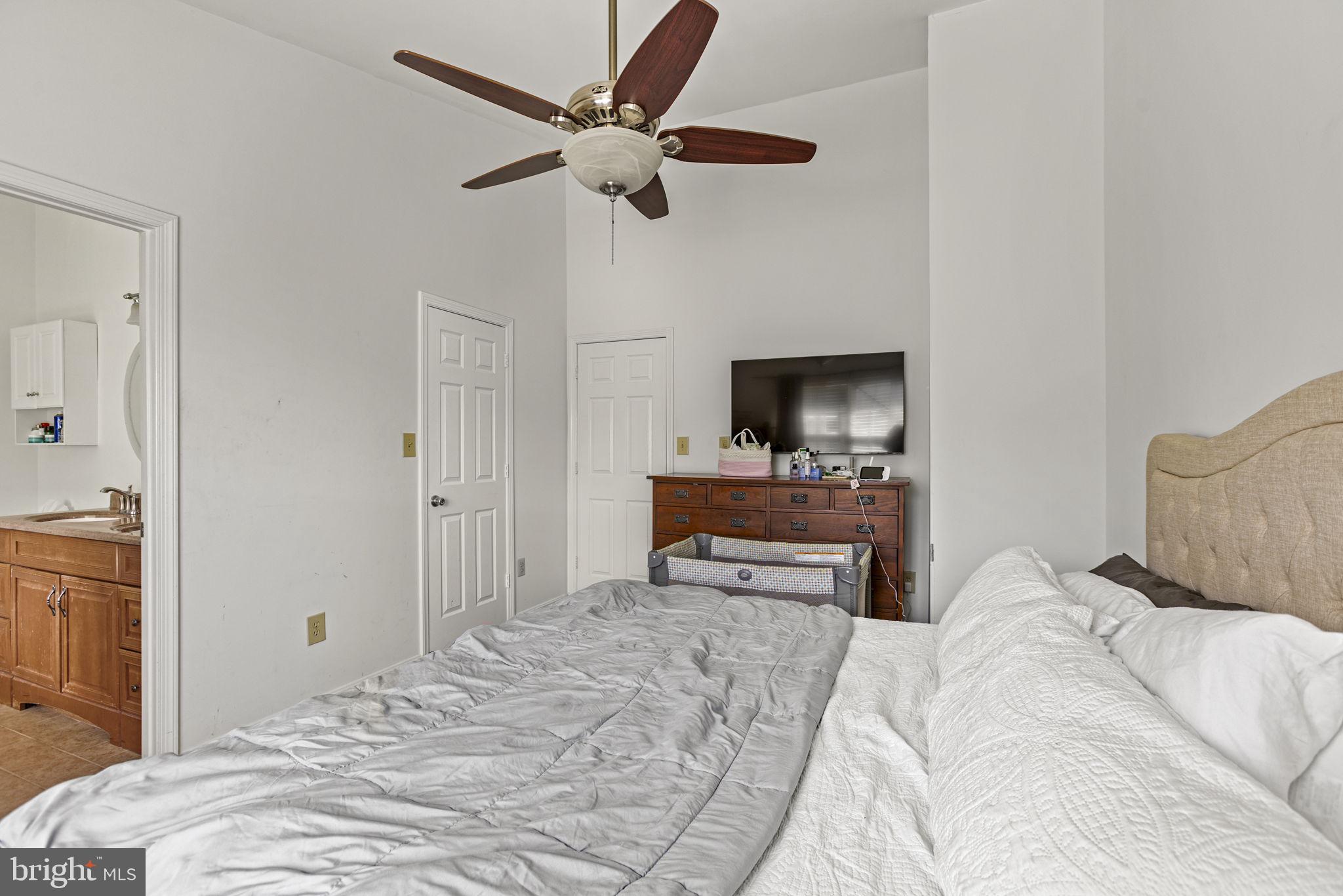 KINGSTOWNE - Residential Lease