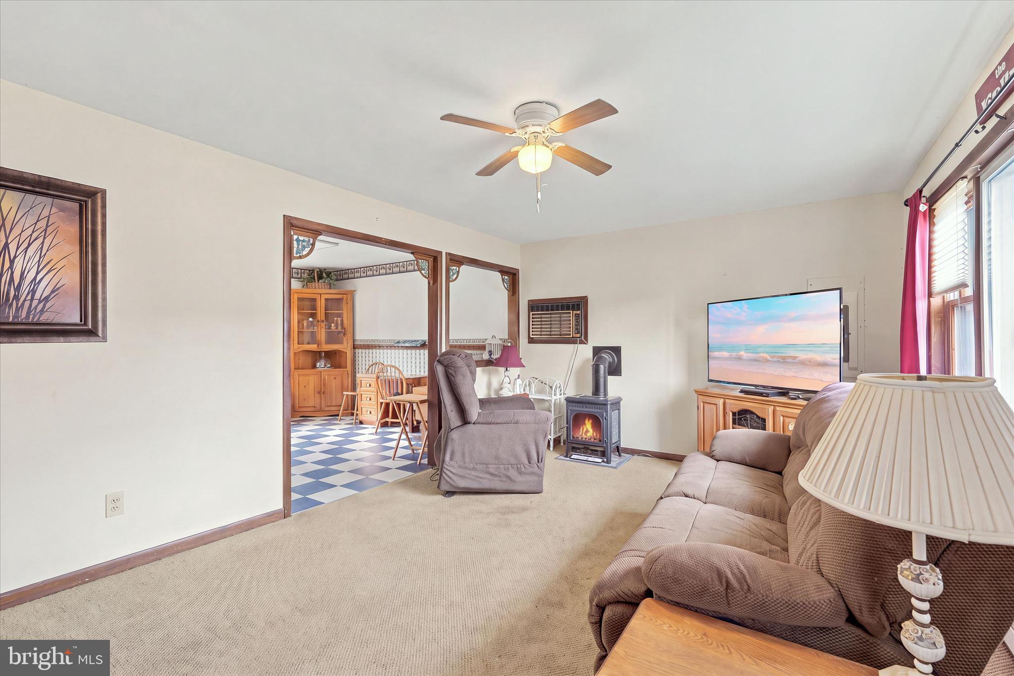 28 SEAMEADOW DRIVE