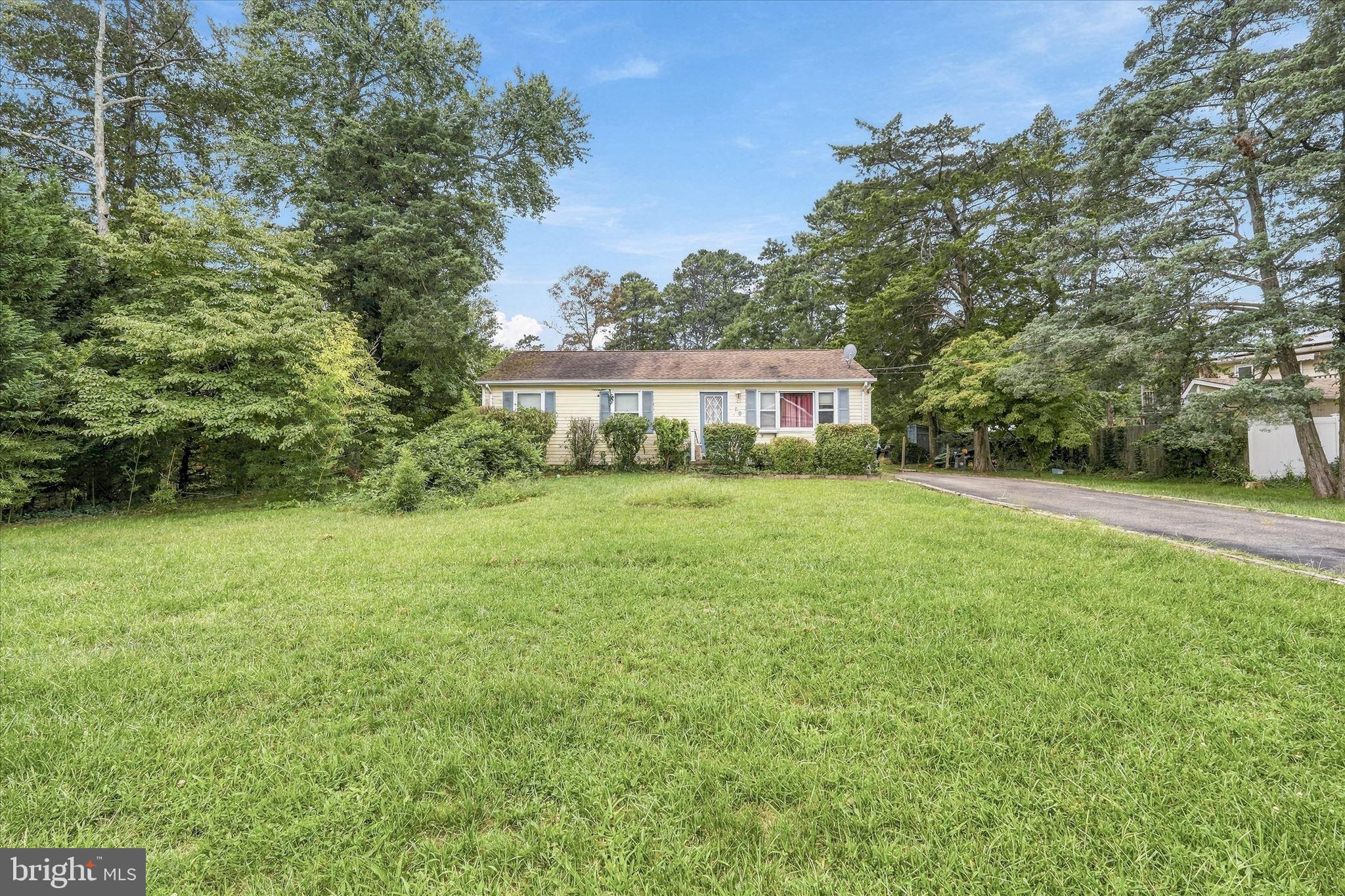 28 SEAMEADOW DRIVE