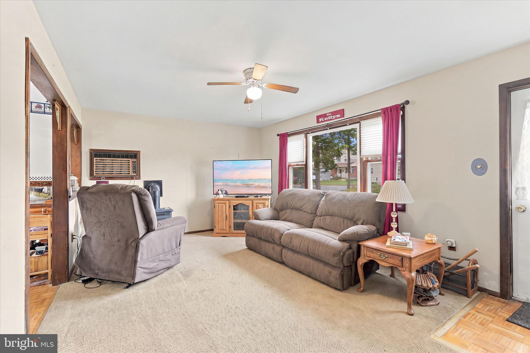 28 SEAMEADOW DRIVE