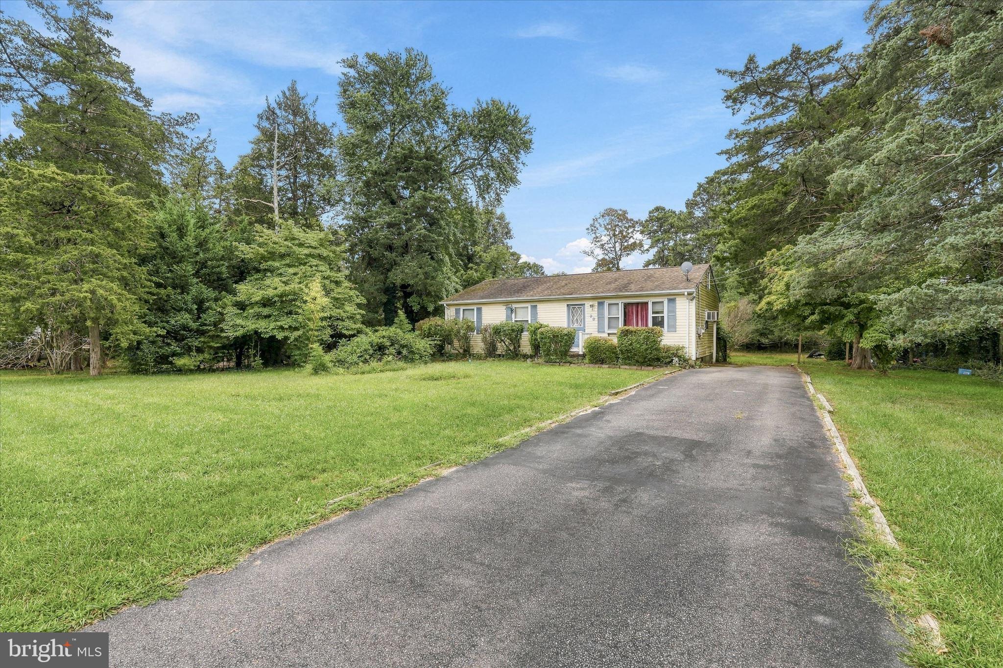 28 SEAMEADOW DRIVE