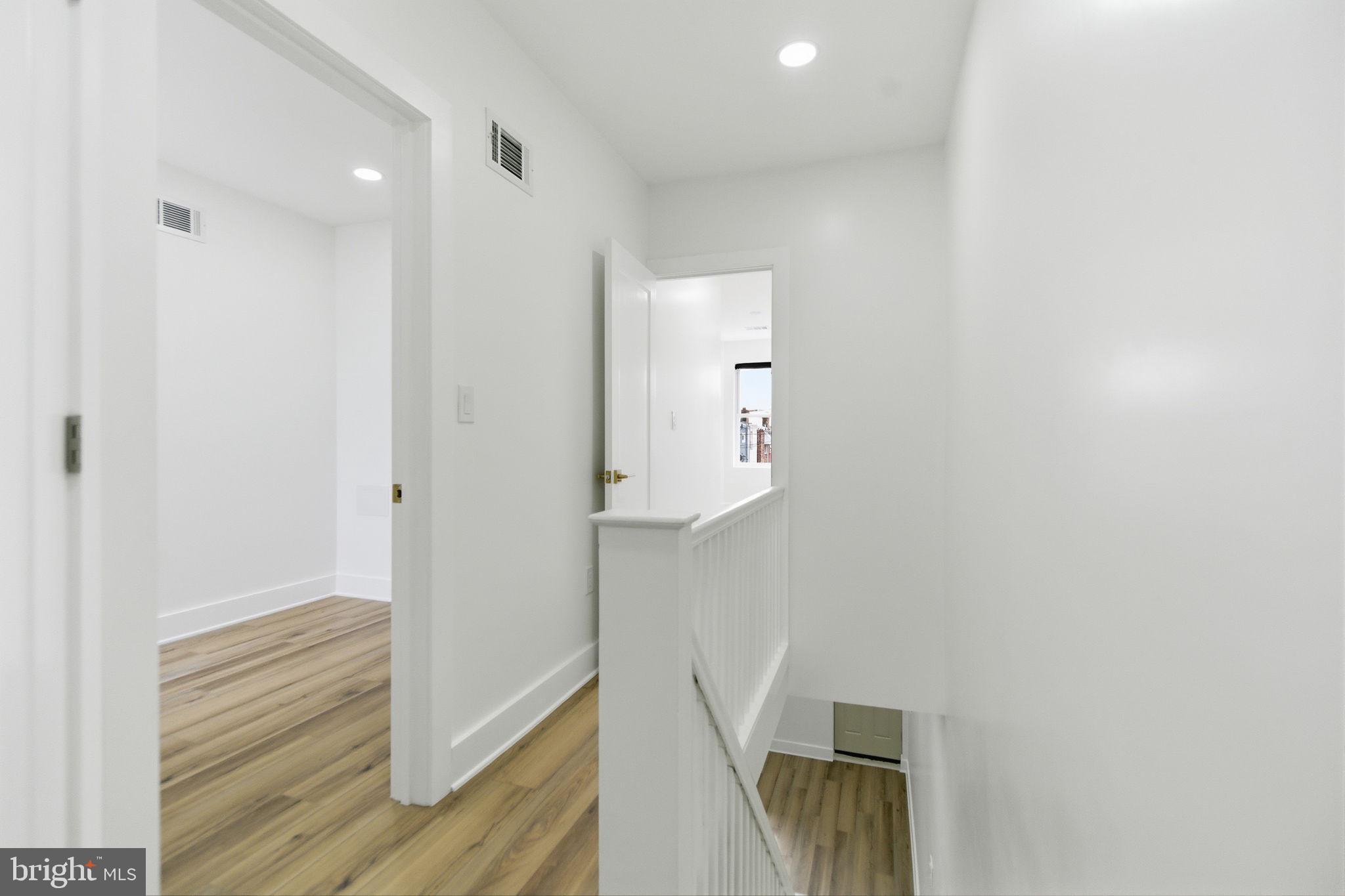 BRIDESBURG - Residential