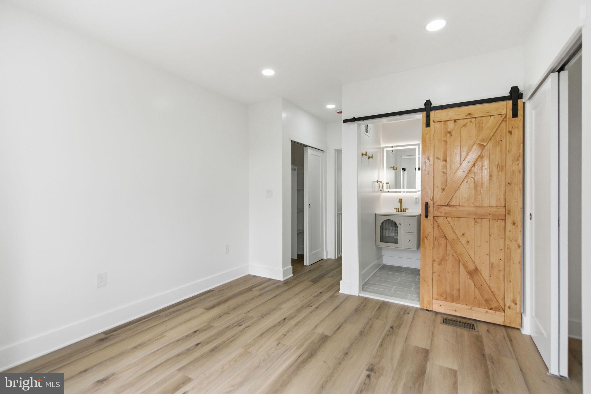 BRIDESBURG - Residential