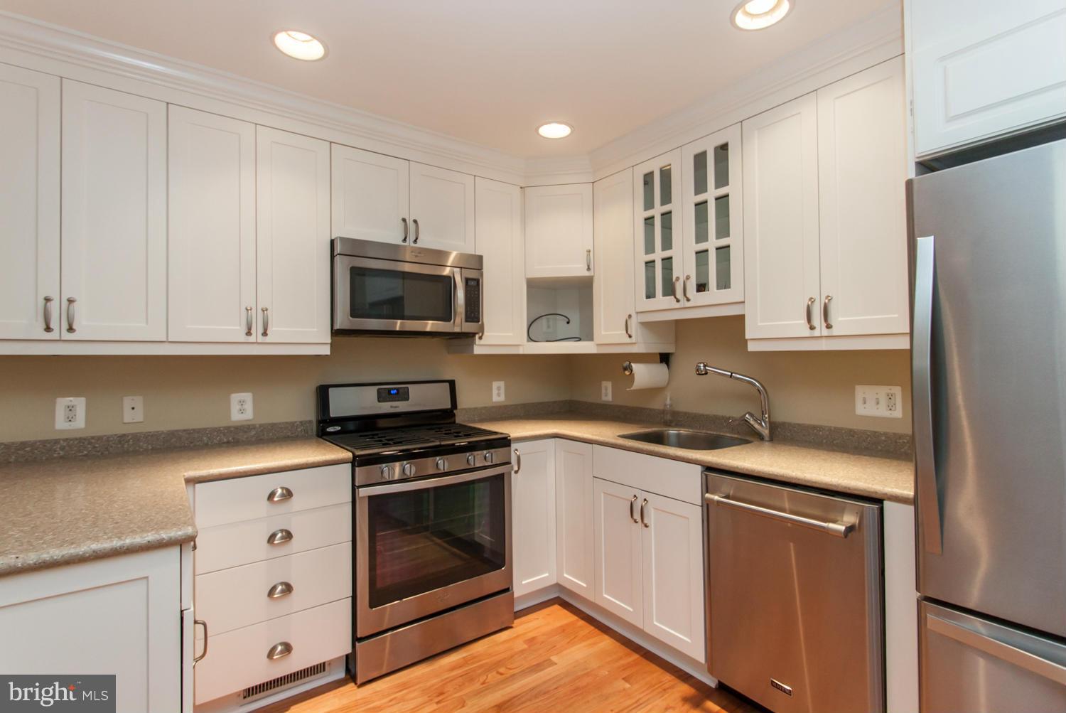 BRAD LEE HOMES - Residential