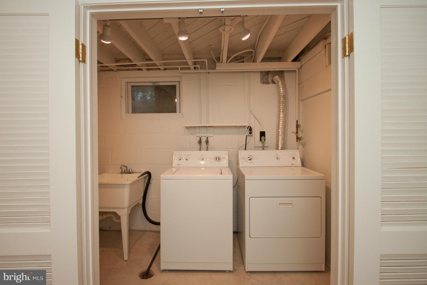 BRAD LEE HOMES - Residential