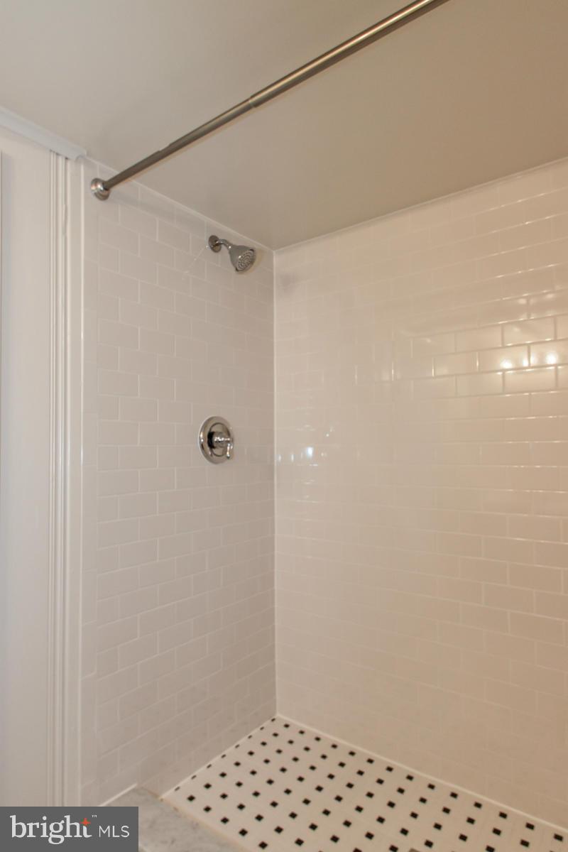 BRAD LEE HOMES - Residential