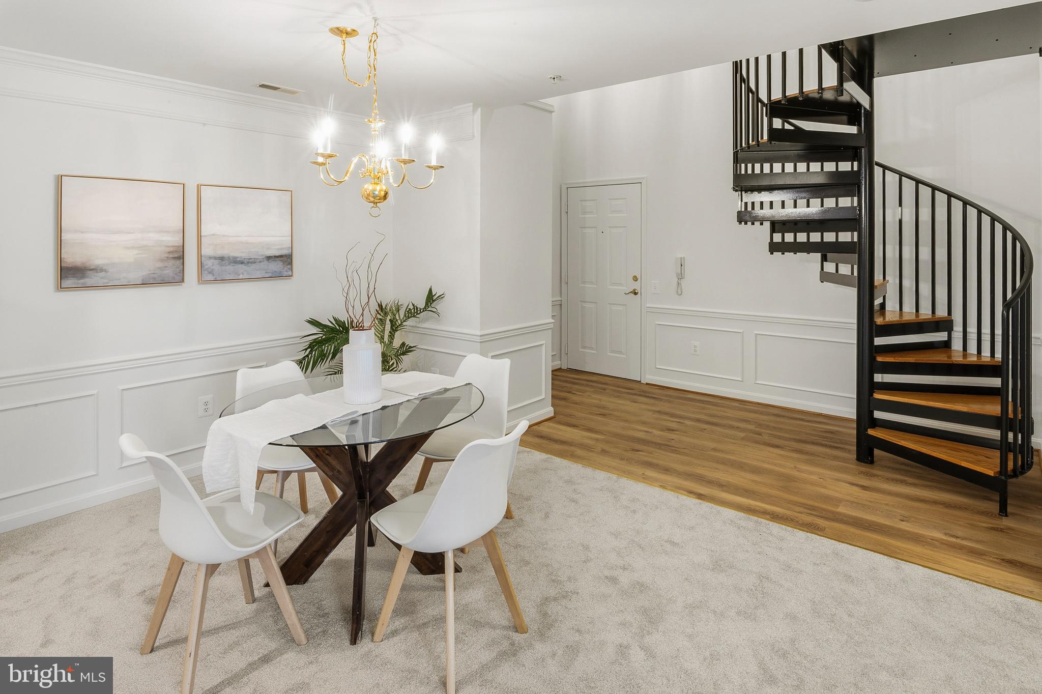 506 LLOYD PLACE J 9