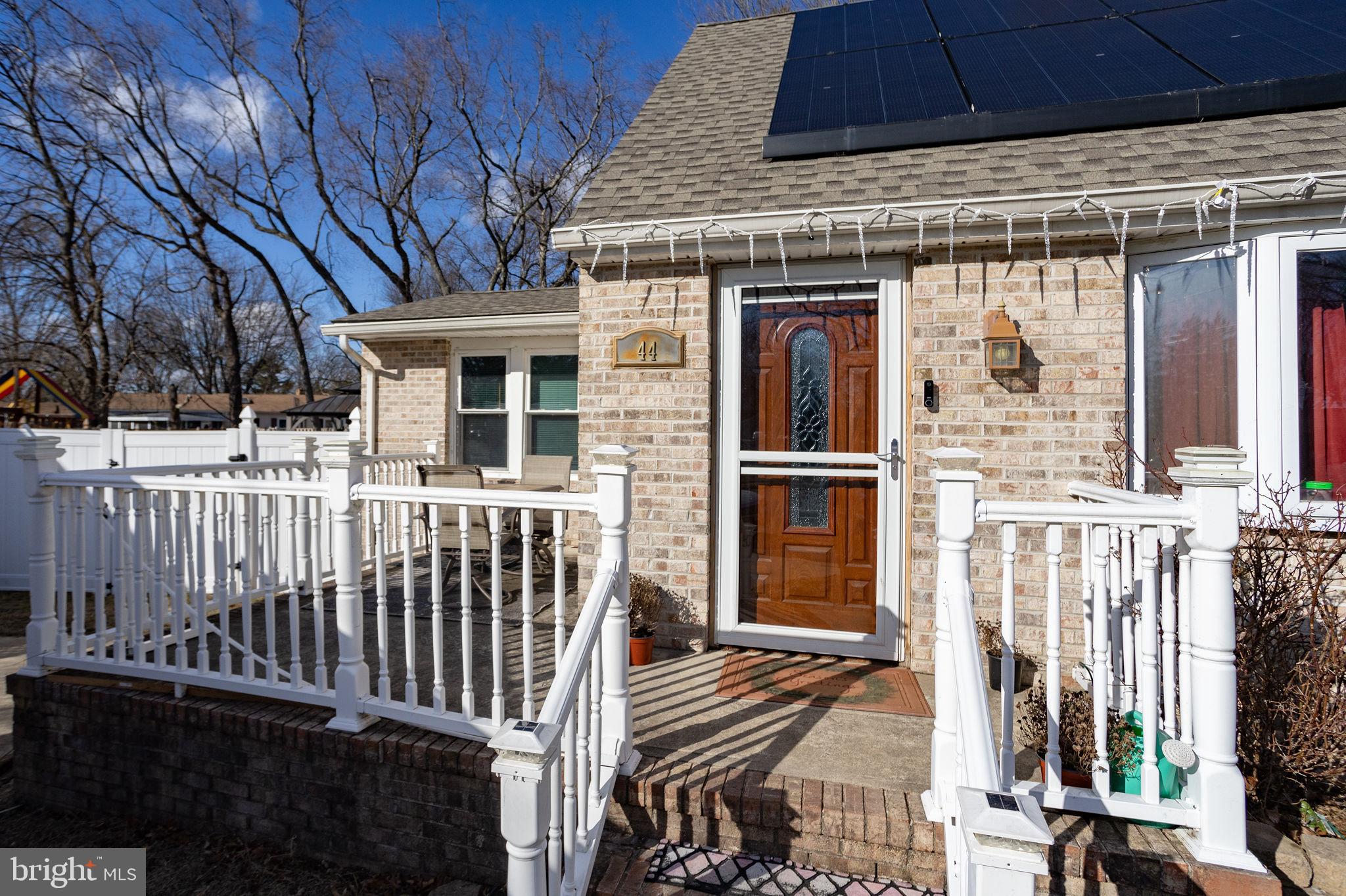 44 ELEANOR AVENUE