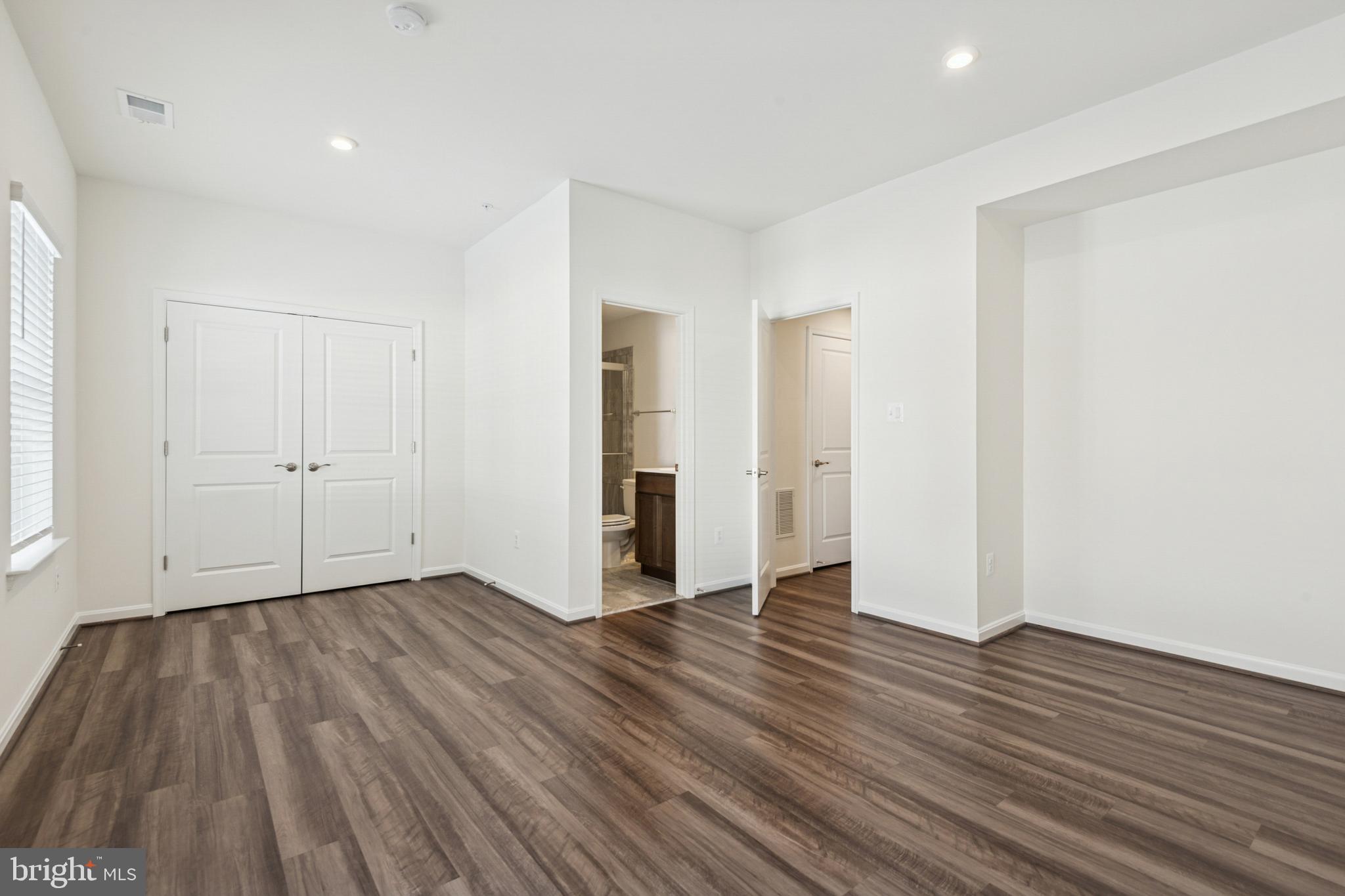 WOLF RUN LANE - Residential