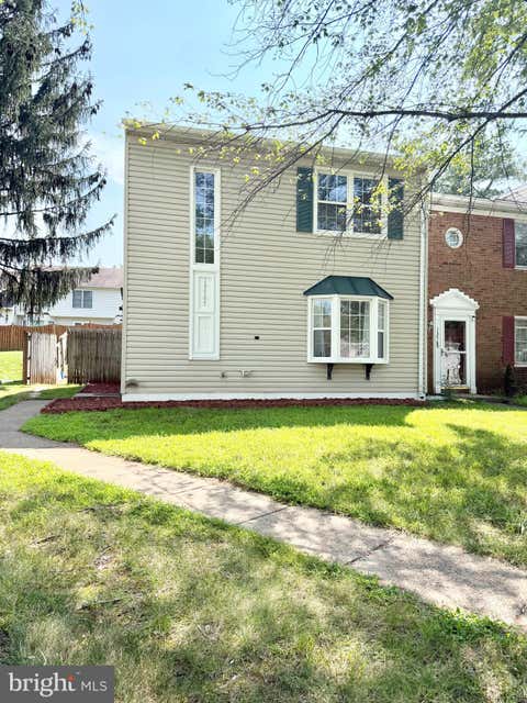 Townhouse For Rent - 13767 Marsden Court<br/> CHANTILLY, VA 20151