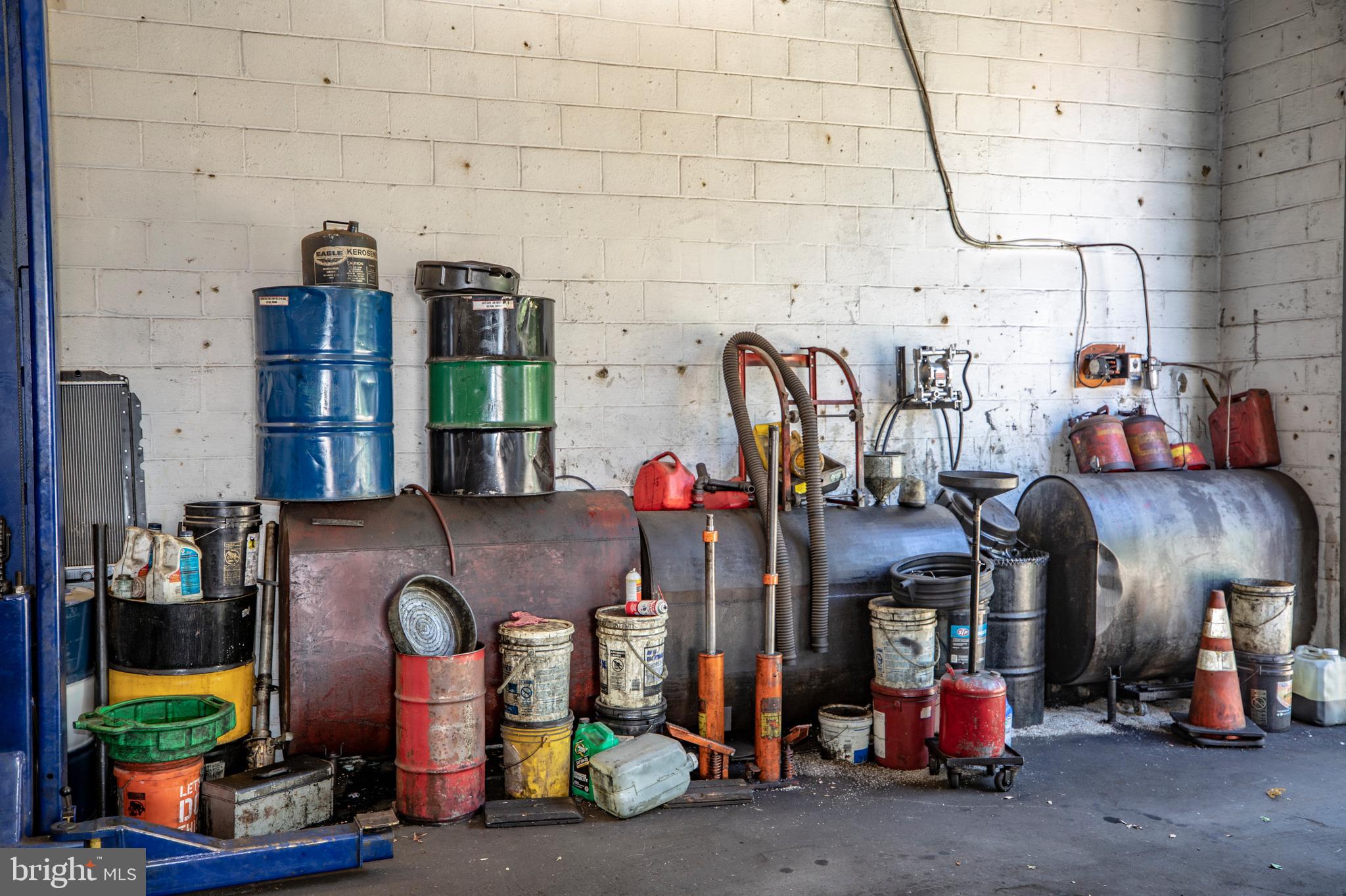 FISHTOWN - Commercial Sale