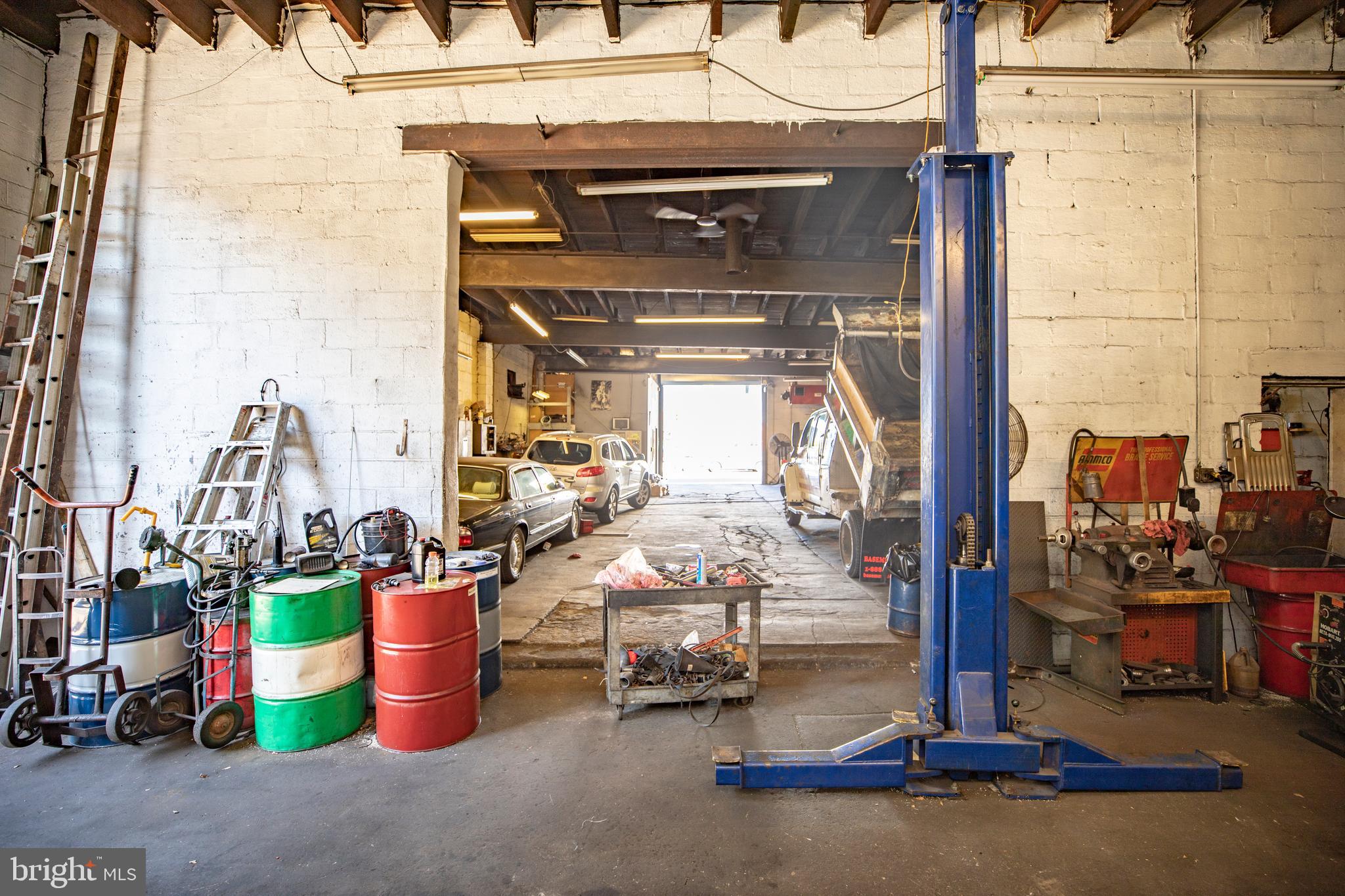 FISHTOWN - Commercial Sale