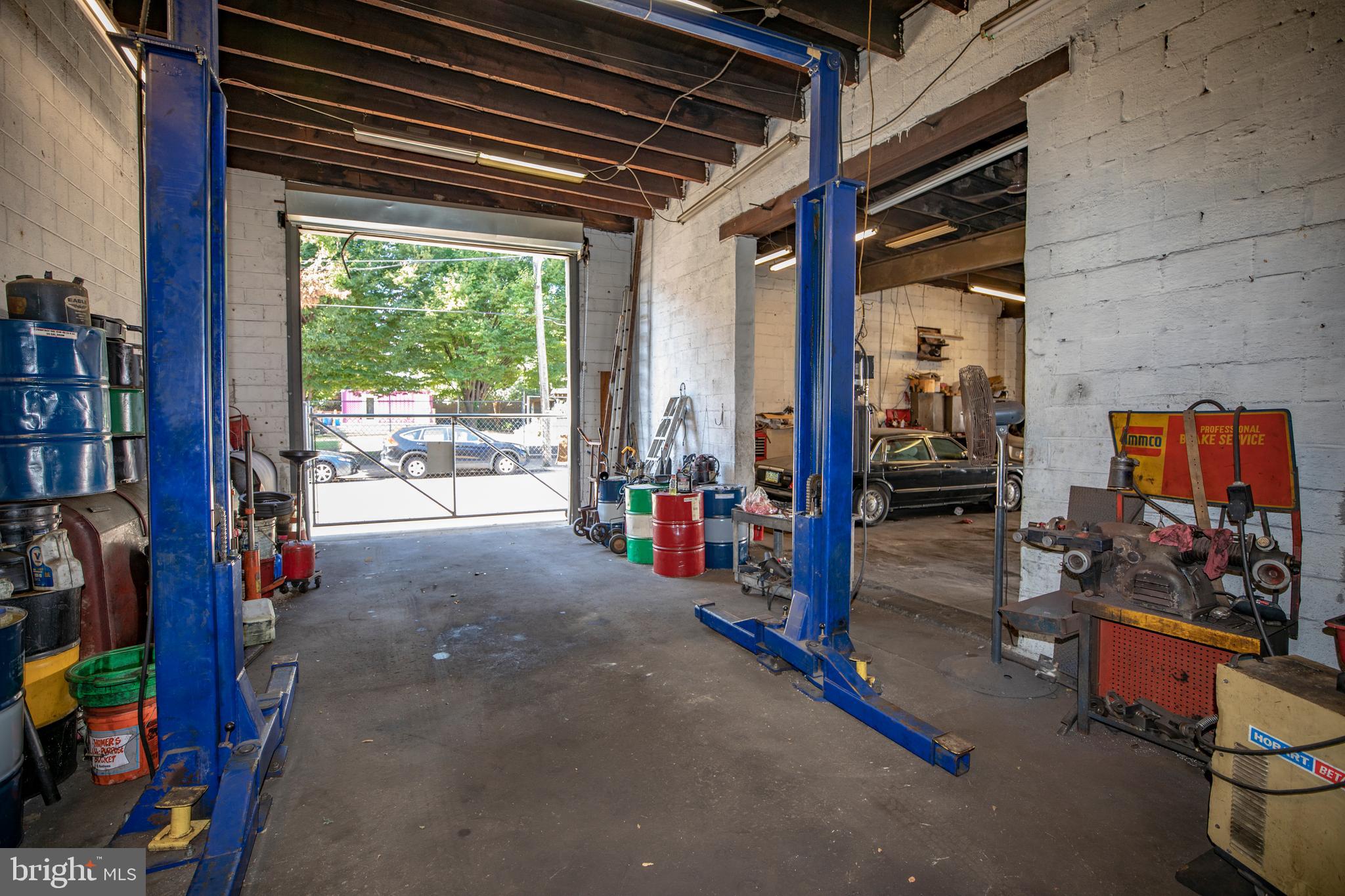 FISHTOWN - Commercial Sale