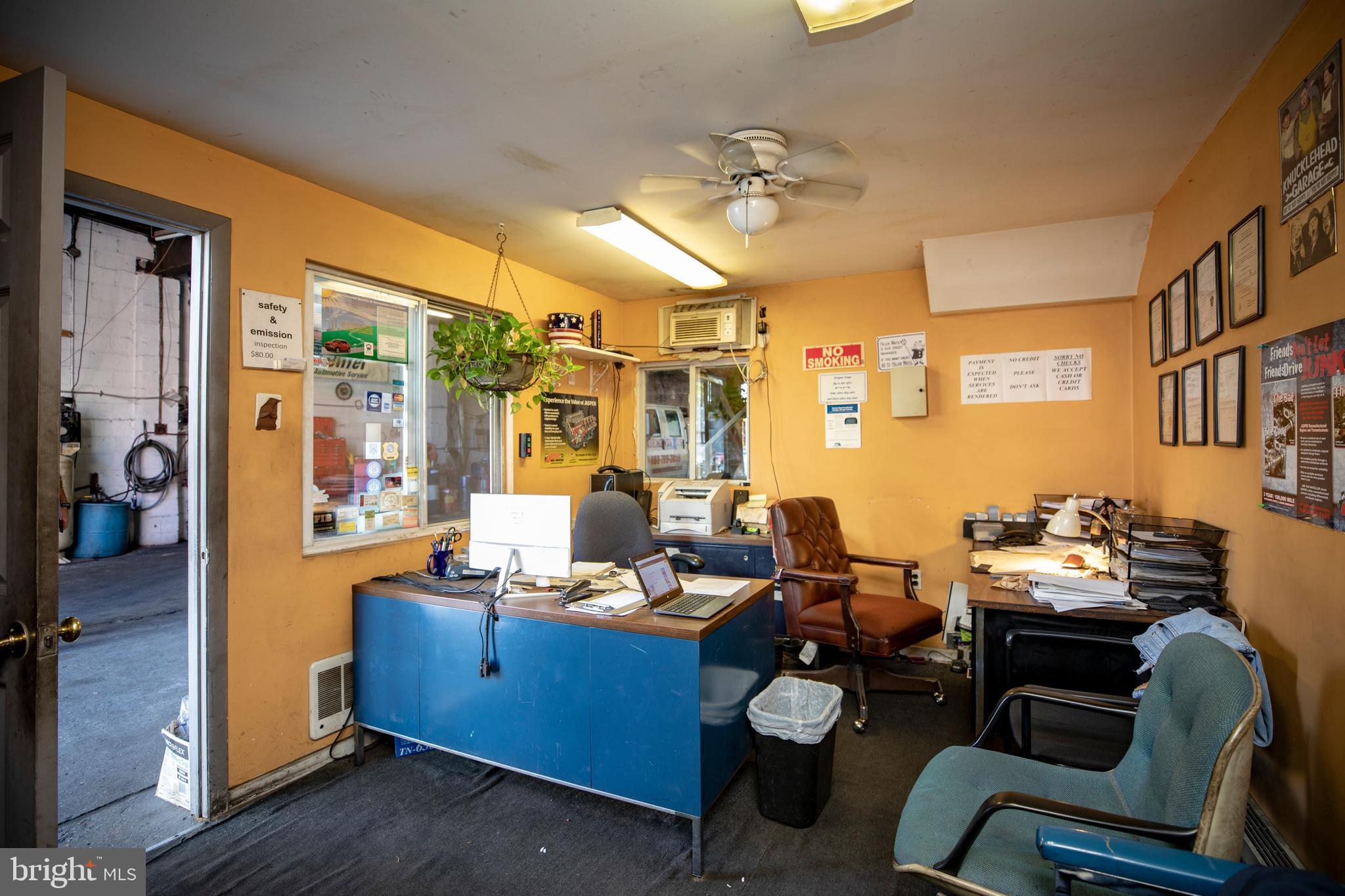 FISHTOWN - Commercial Sale