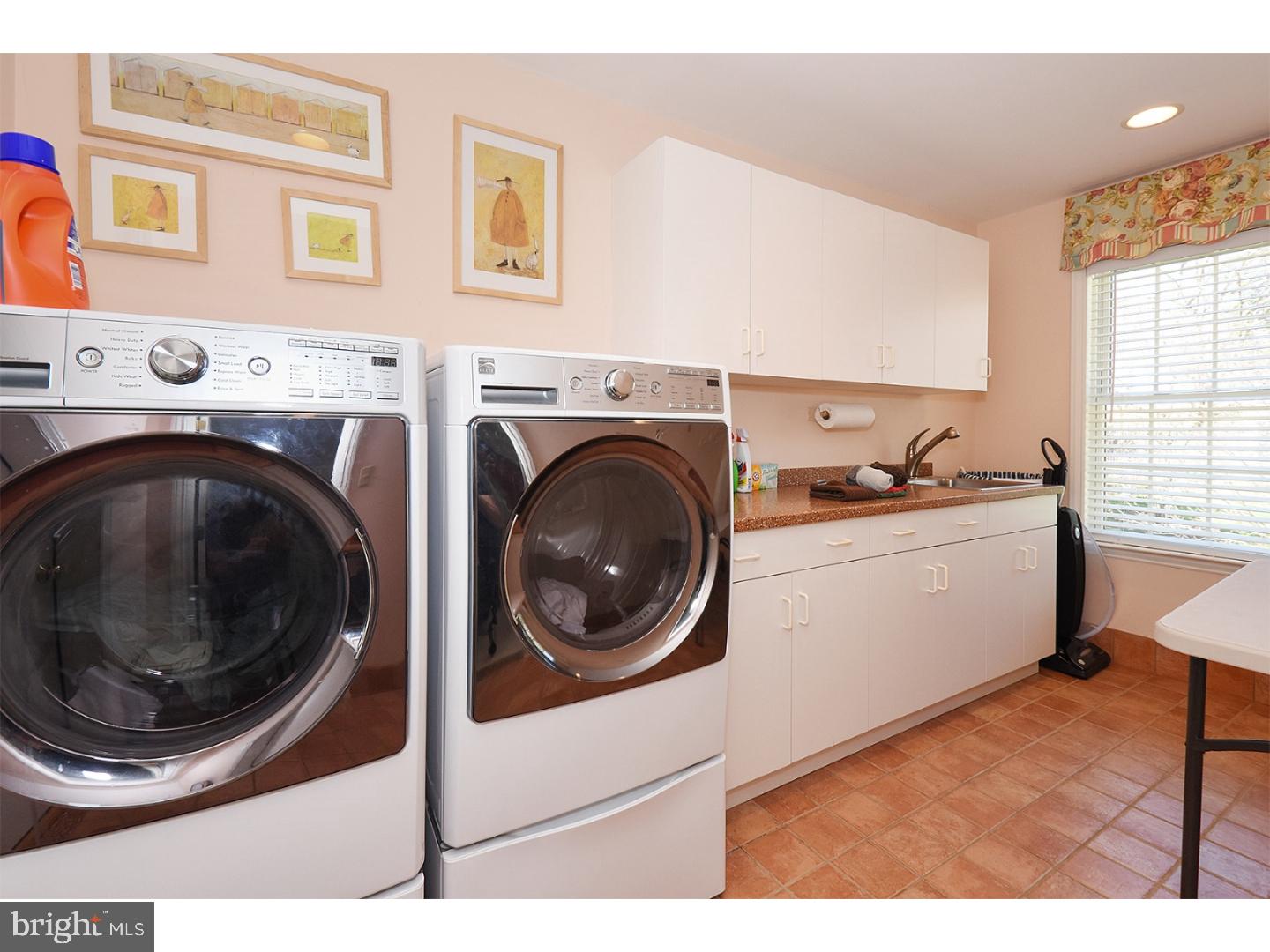 GLADWYNE - Residential