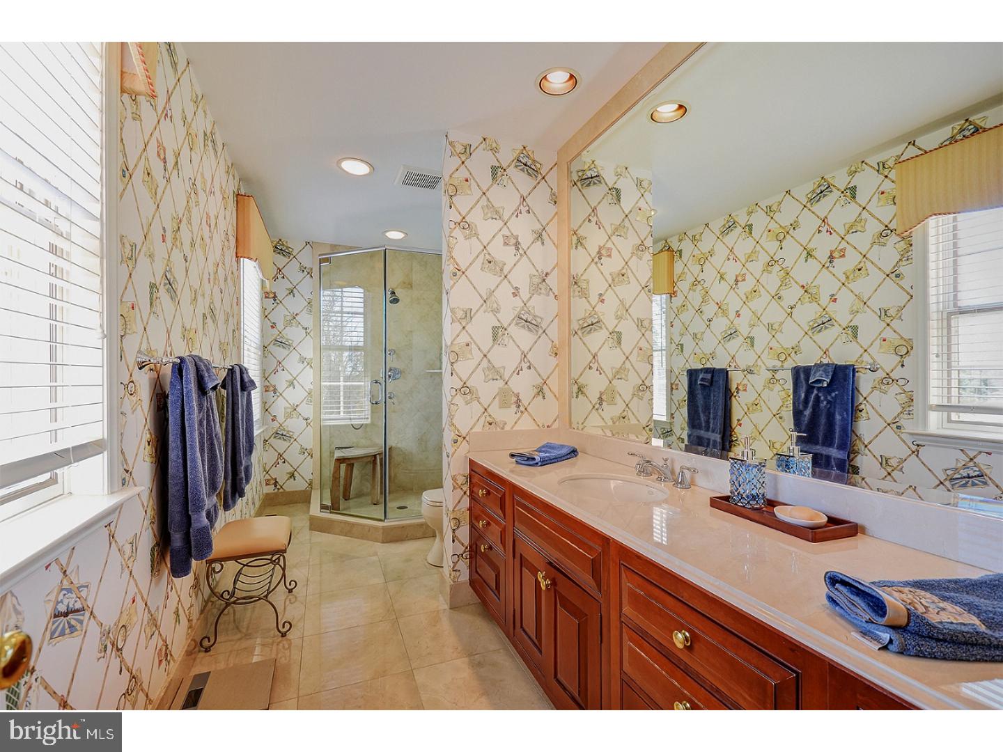 GLADWYNE - Residential