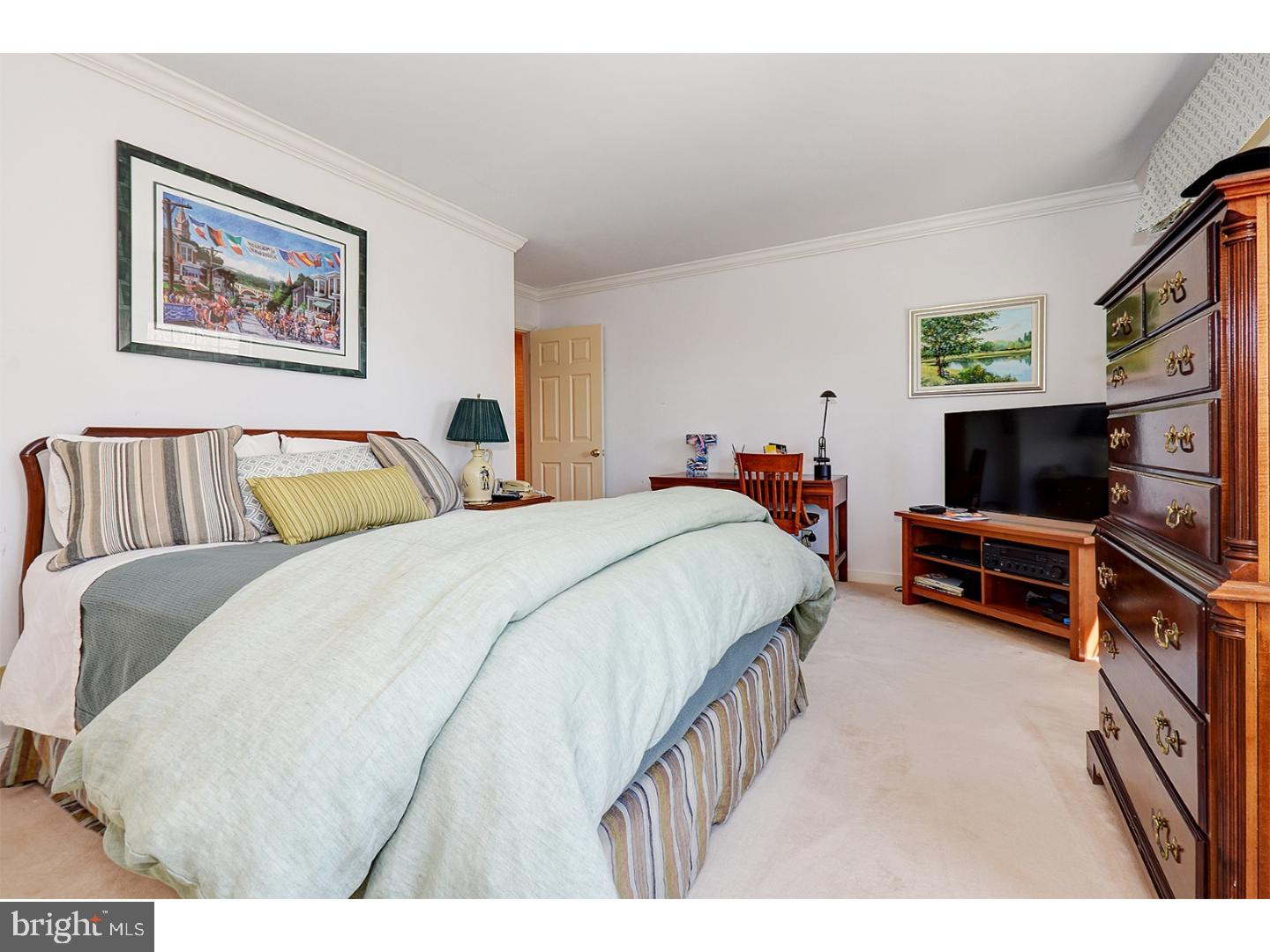 GLADWYNE - Residential