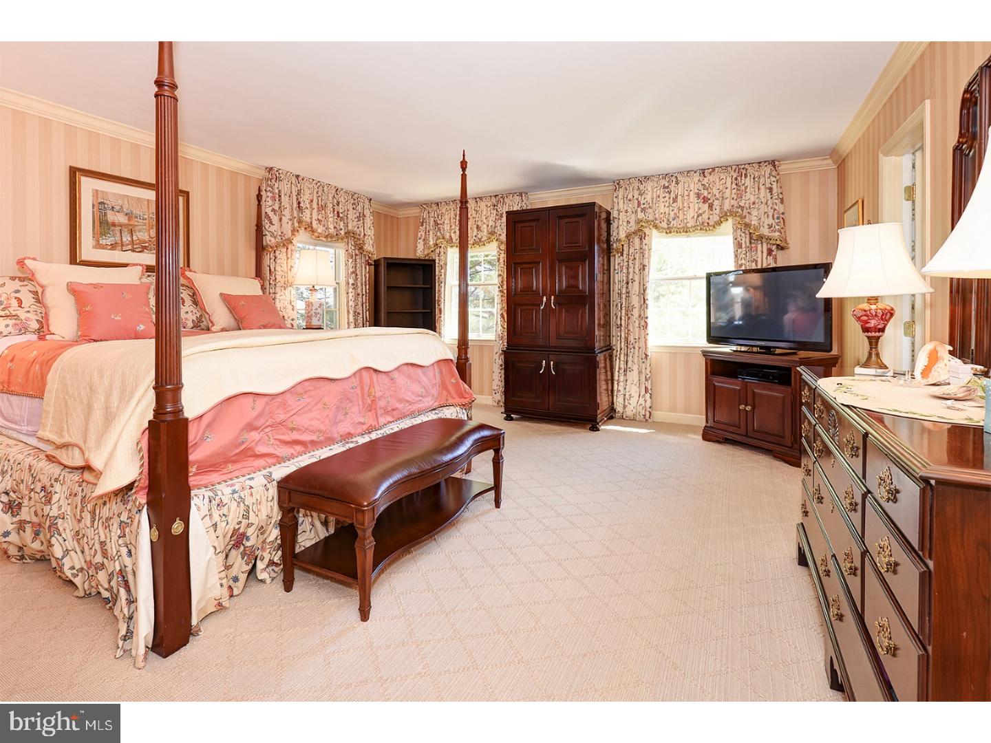 GLADWYNE - Residential