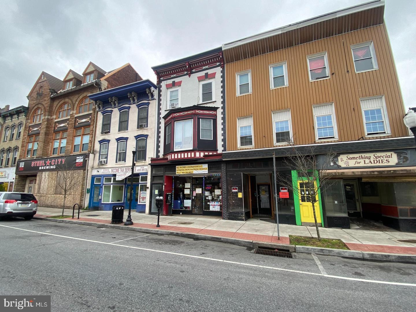 126 E LINCOLN HIGHWAY