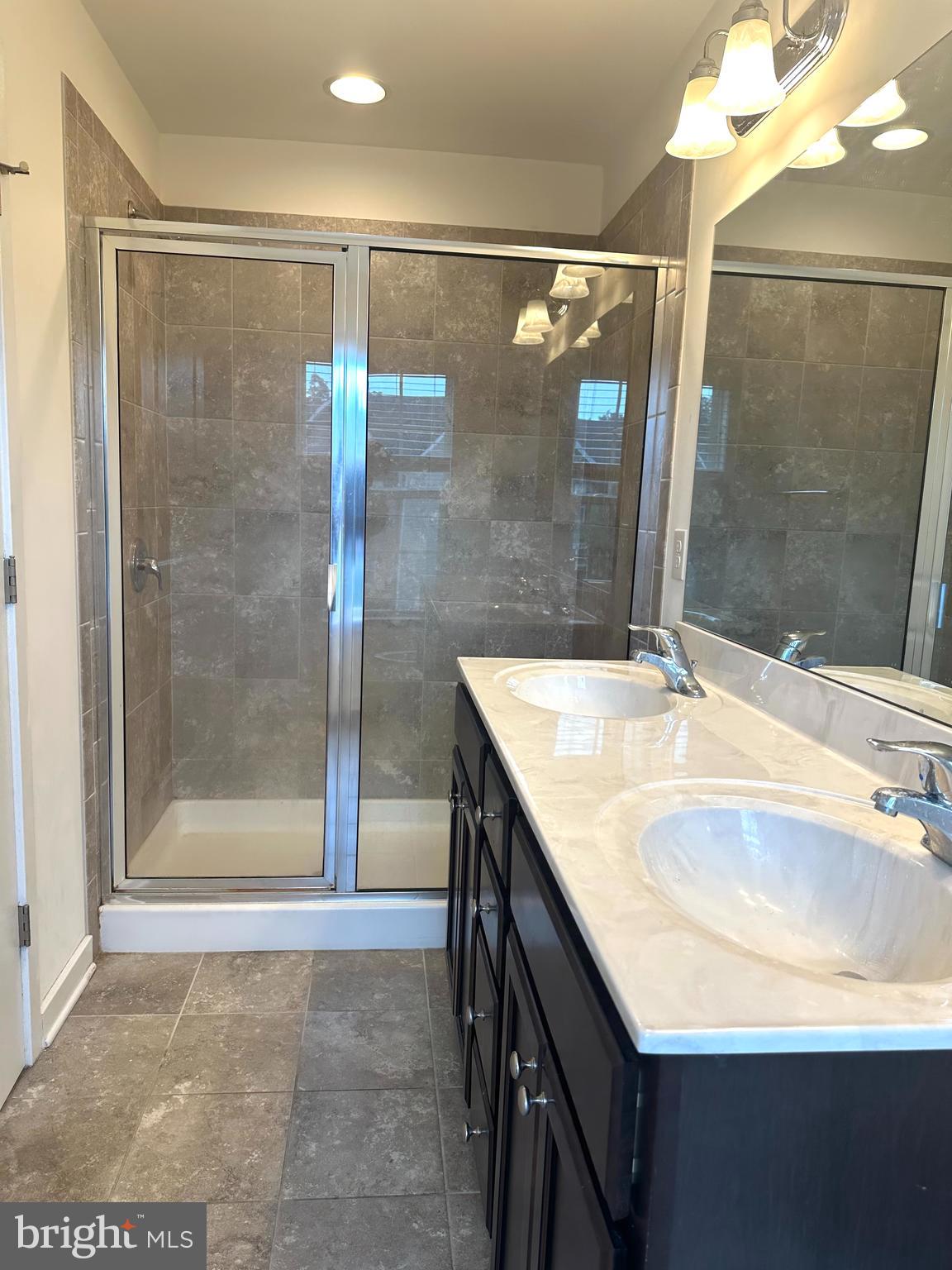 BROOKFIELD - Residential Lease