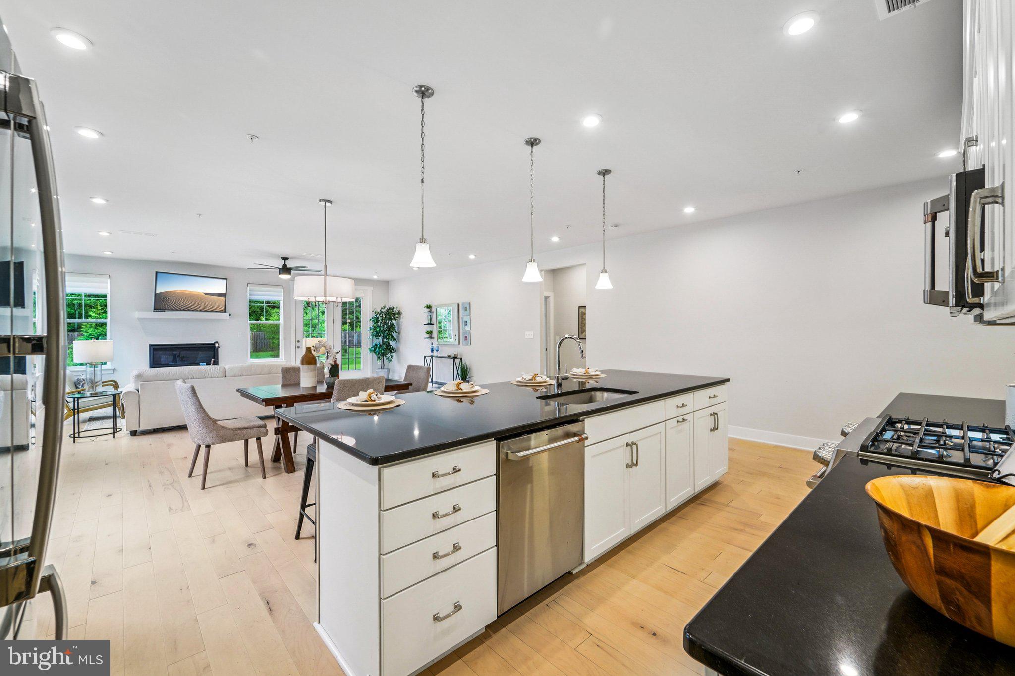 FOUR SEASONS AT KENT ISLAND - Residential