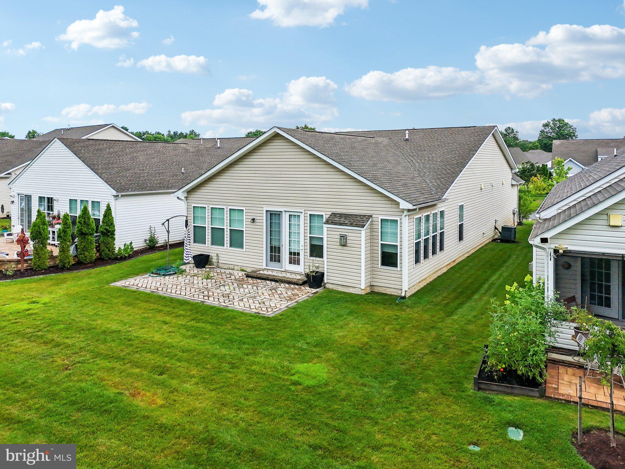 FOUR SEASONS AT KENT ISLAND - Residential