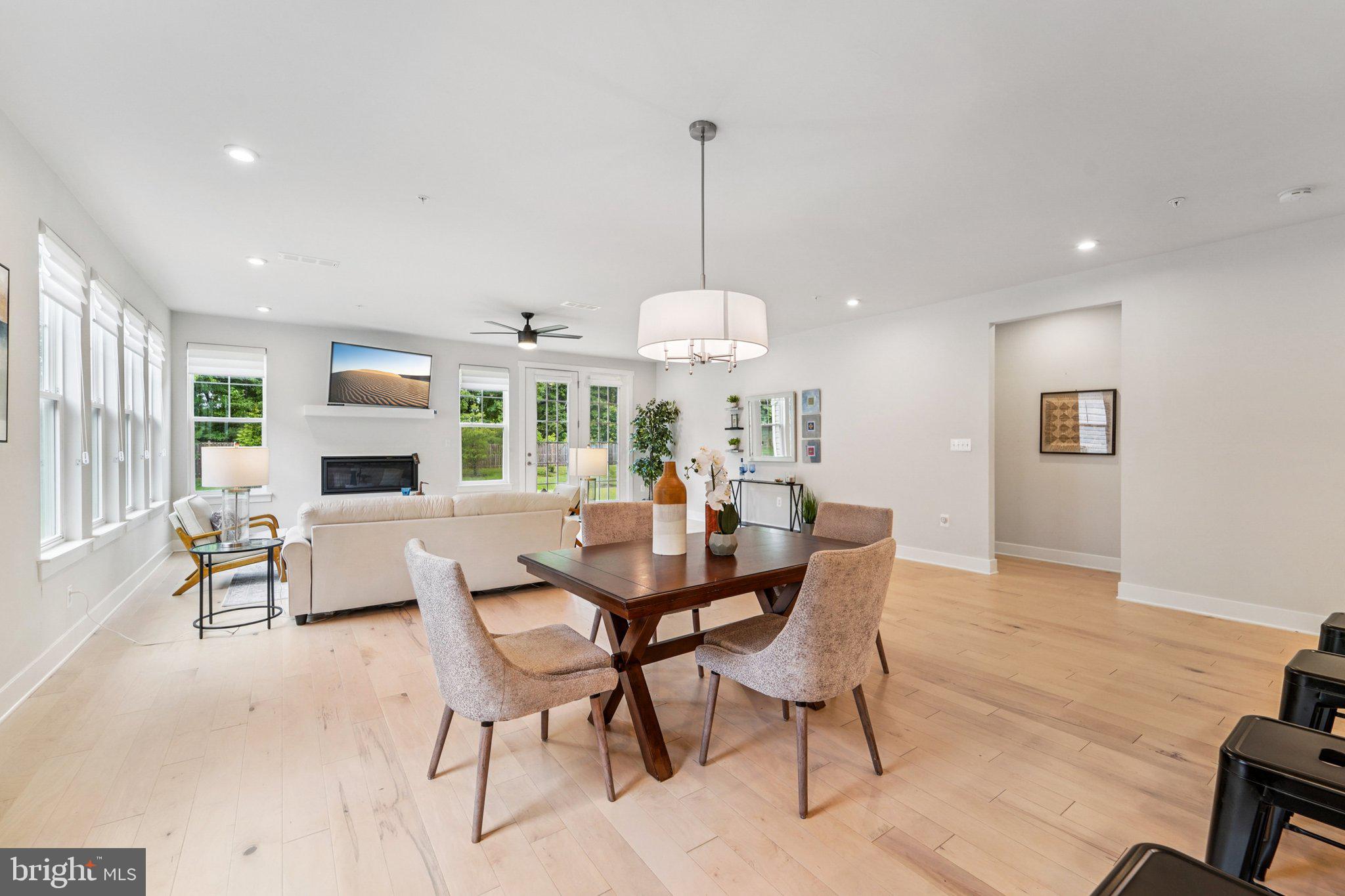 FOUR SEASONS AT KENT ISLAND - Residential