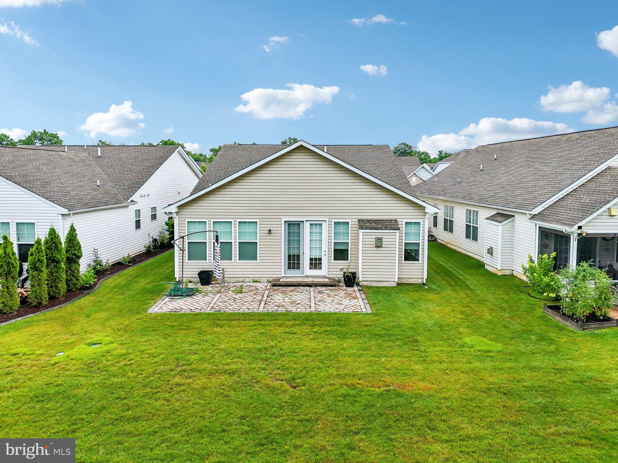 FOUR SEASONS AT KENT ISLAND - Residential