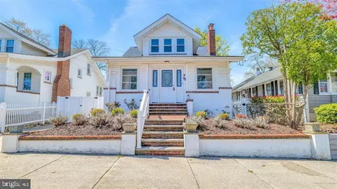 32 W Johnson Avenue, Somers Point, NJ MLS: NJAC2018178