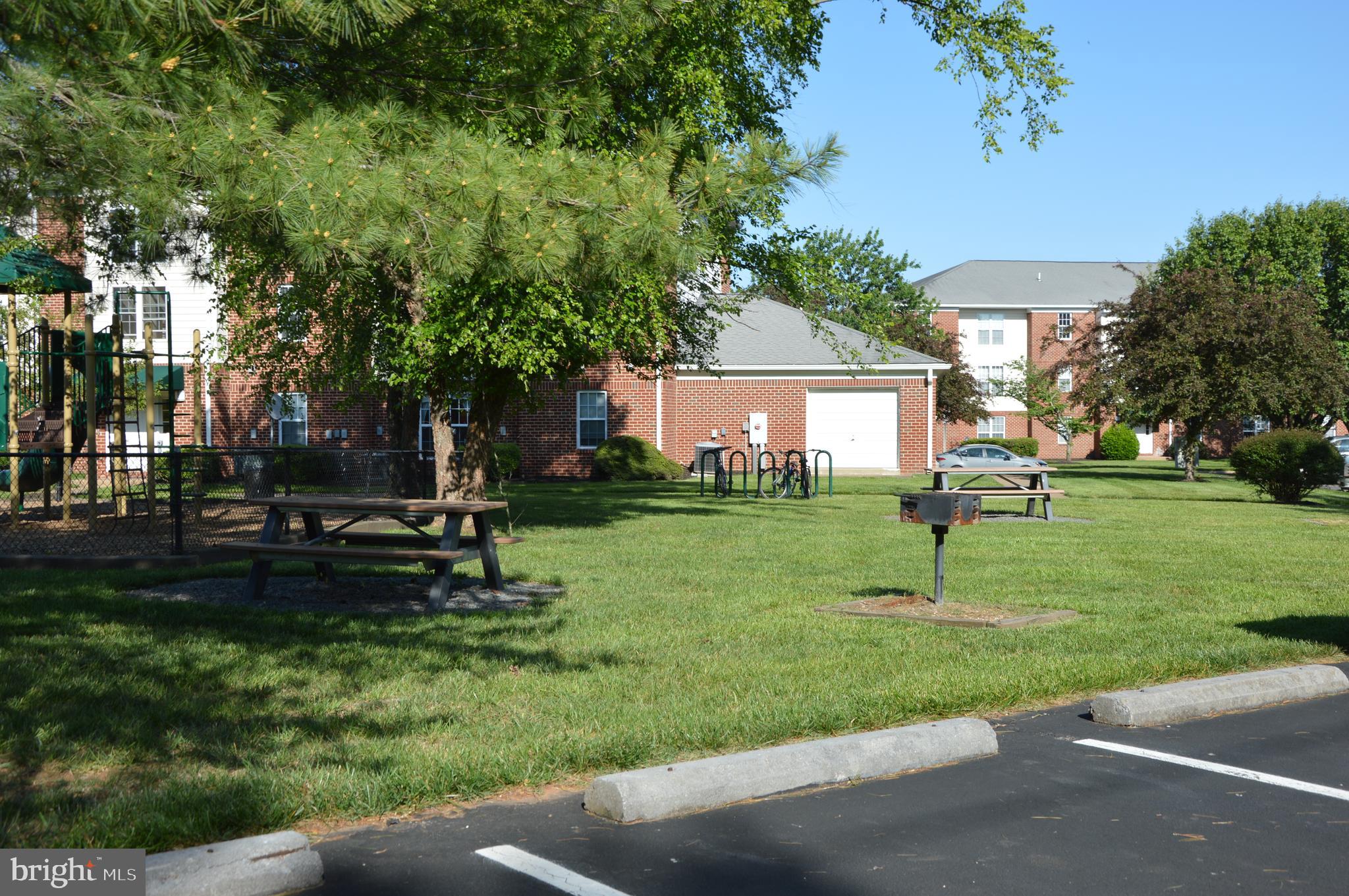 CEDAR LEE CONDOMINIUM - Residential Lease