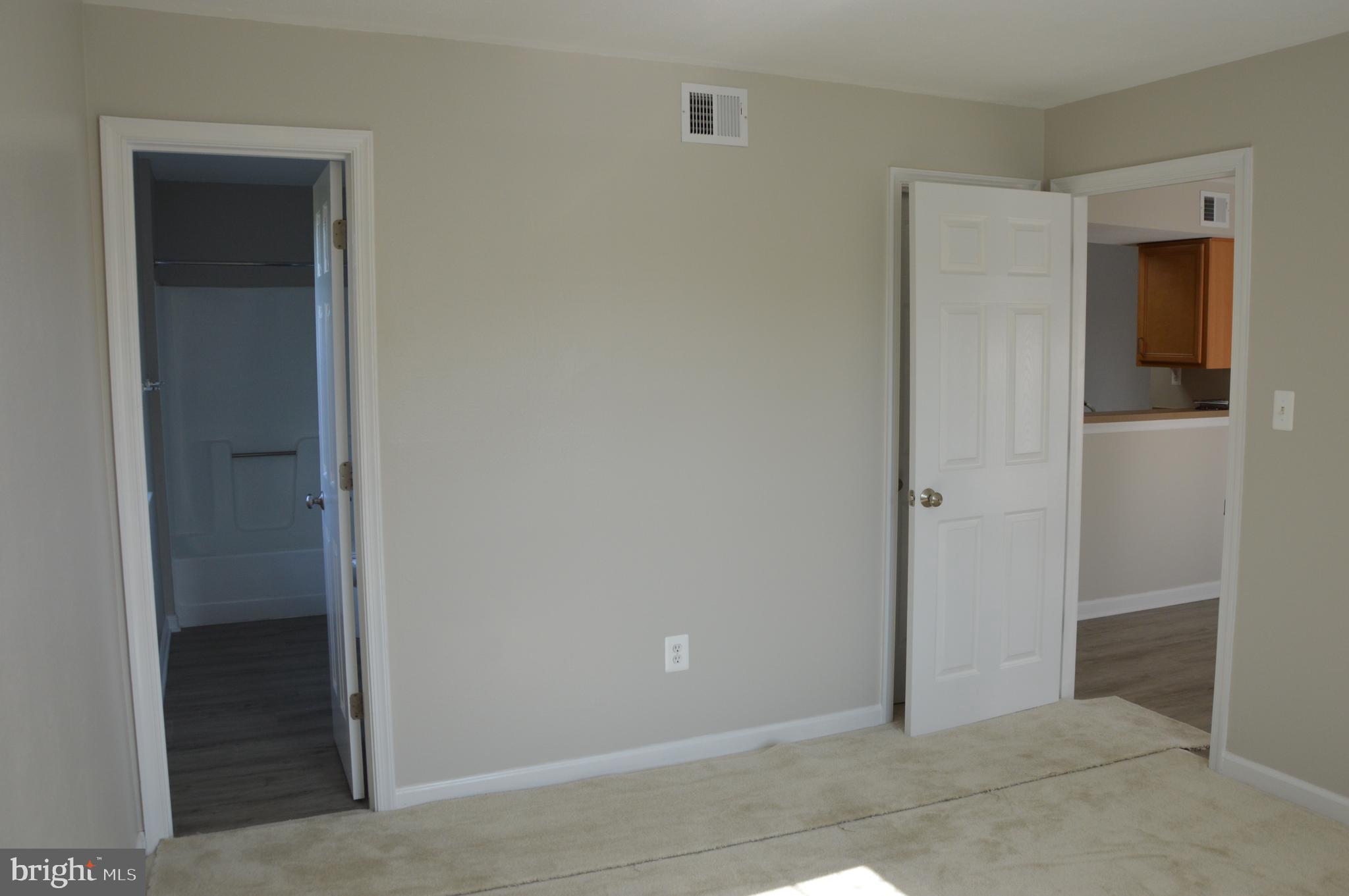 CEDAR LEE CONDOMINIUM - Residential Lease