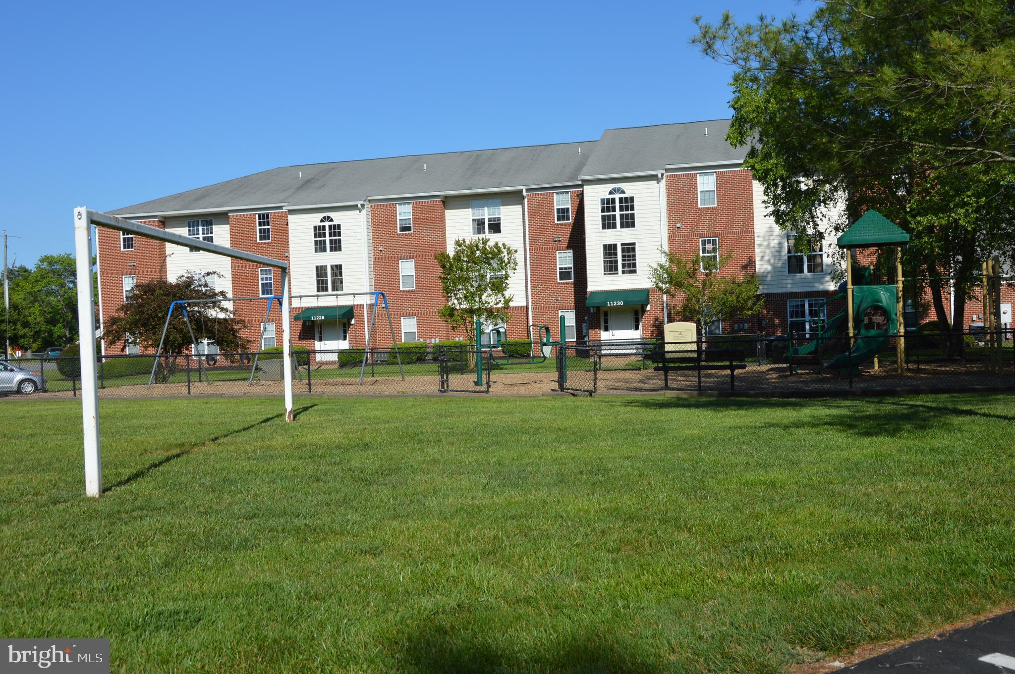 CEDAR LEE CONDOMINIUM - Residential Lease