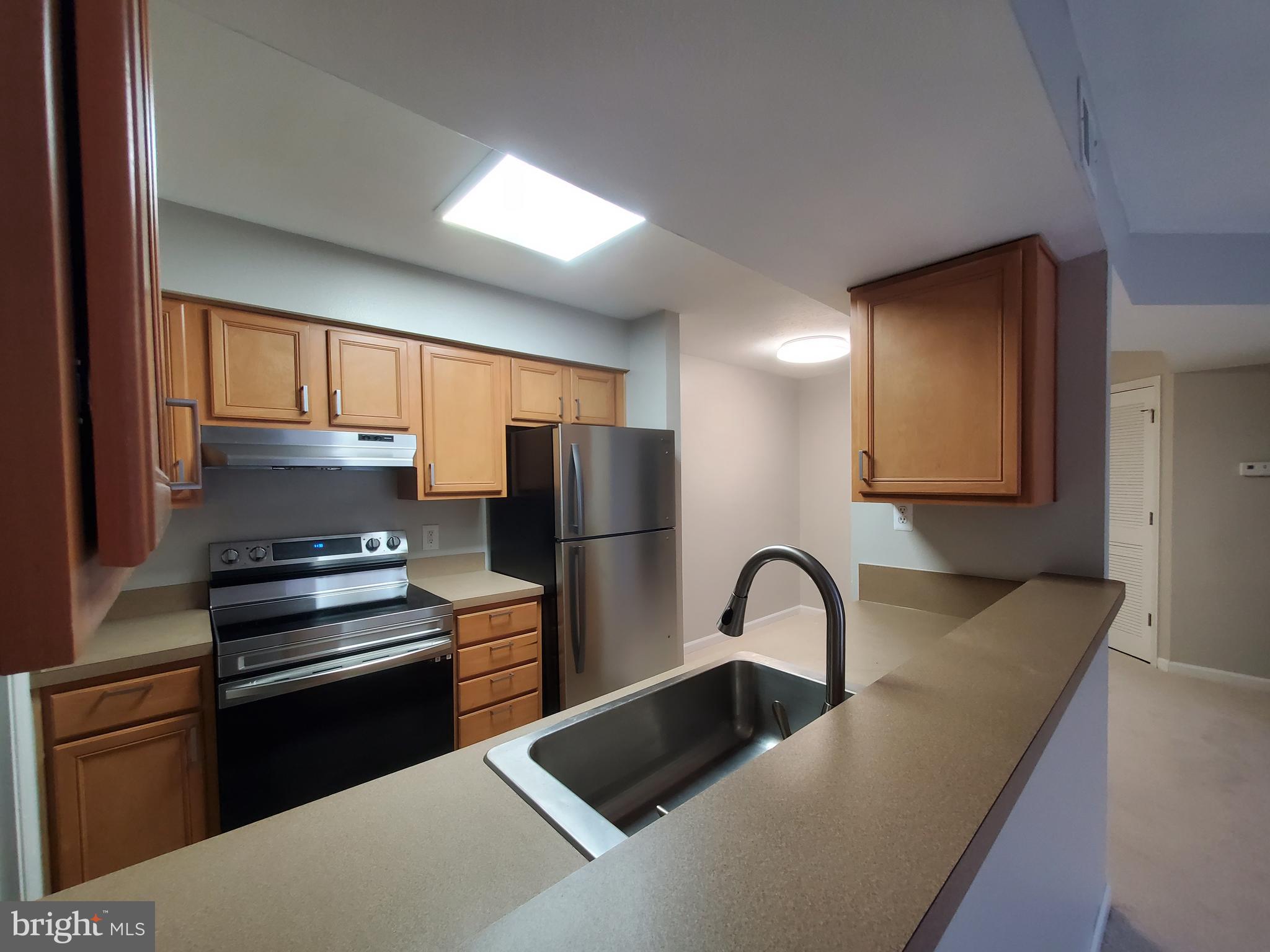 CEDAR LEE CONDOMINIUM - Residential Lease